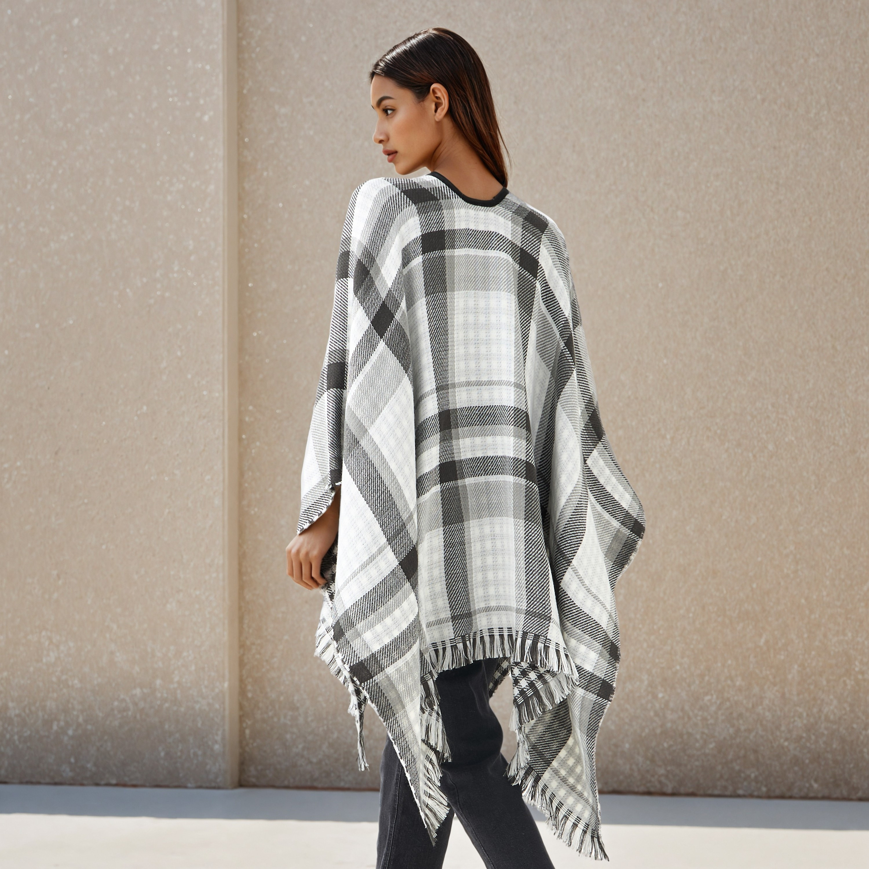 بونشو أكريليك طويل غير متماثل قابل للارتداء على الوجهين من تو إكستريمز-women-winterwear-coatsandjackets-jackets-image-5