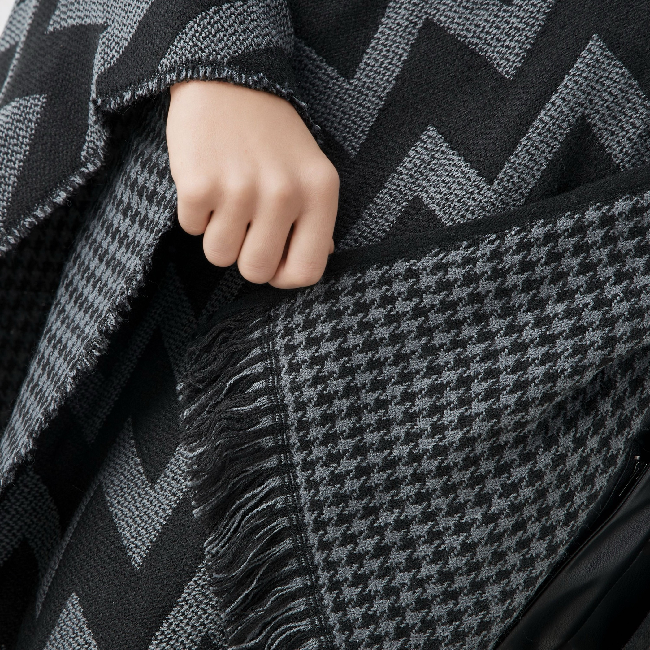 2Xtremz Long Acrylic Asymmetric Reversible Poncho-women-winterwear-coatsandjackets-jackets-image-6