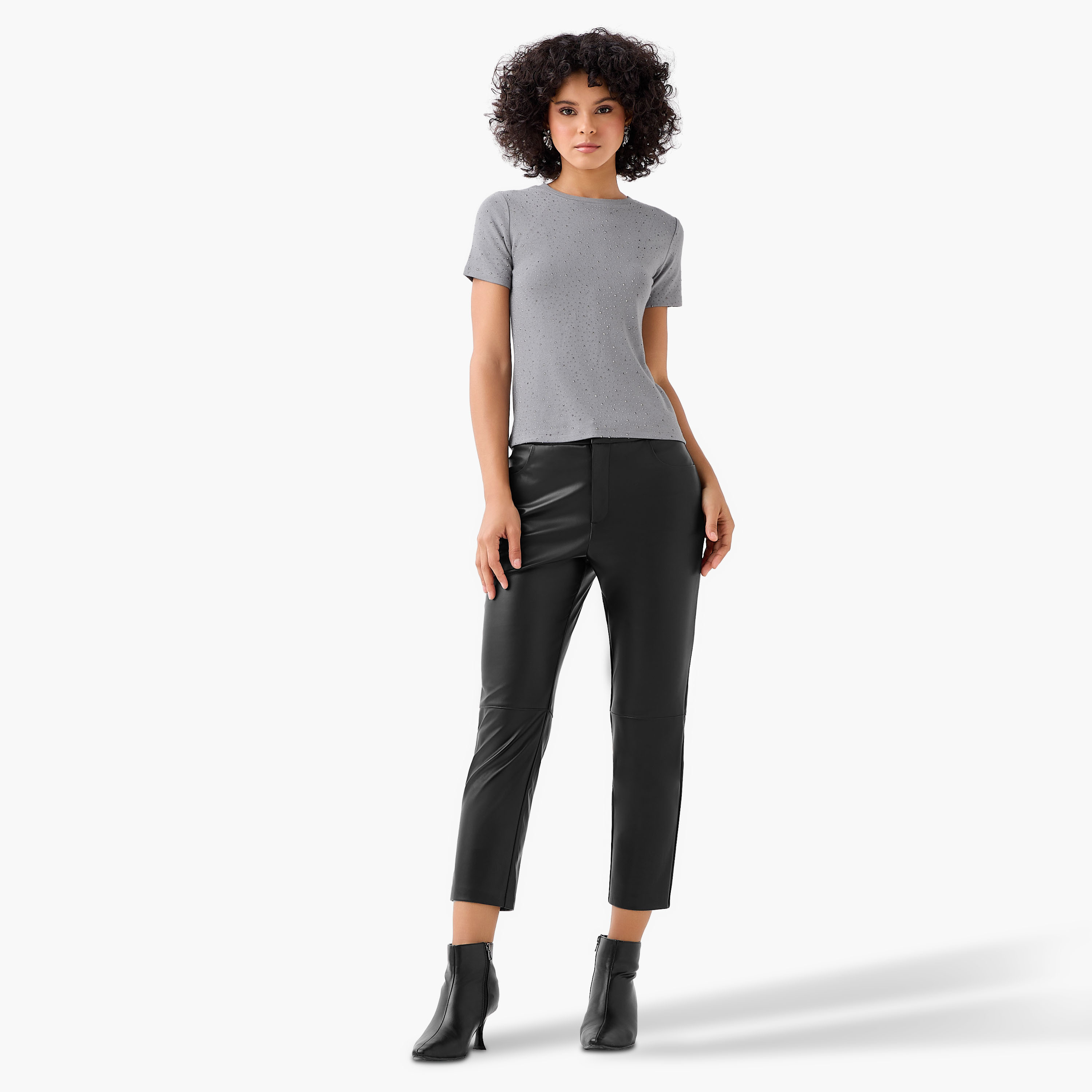 تيشيرت بقصة عادية وزينة من تو إكستريمز-women-clothing-tshirts-image-3