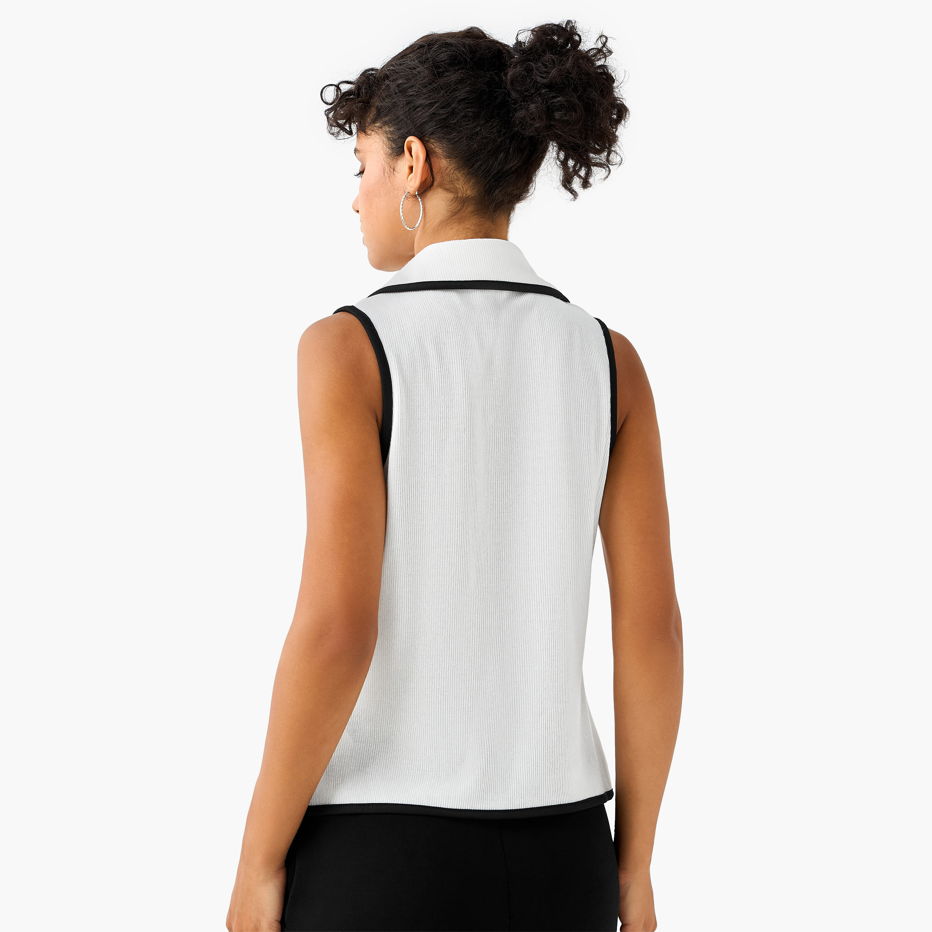 تيشيرت بقصة عادية وتفاصيل بارزة من تو إكستريمز-women-clothing-tshirts-image-3