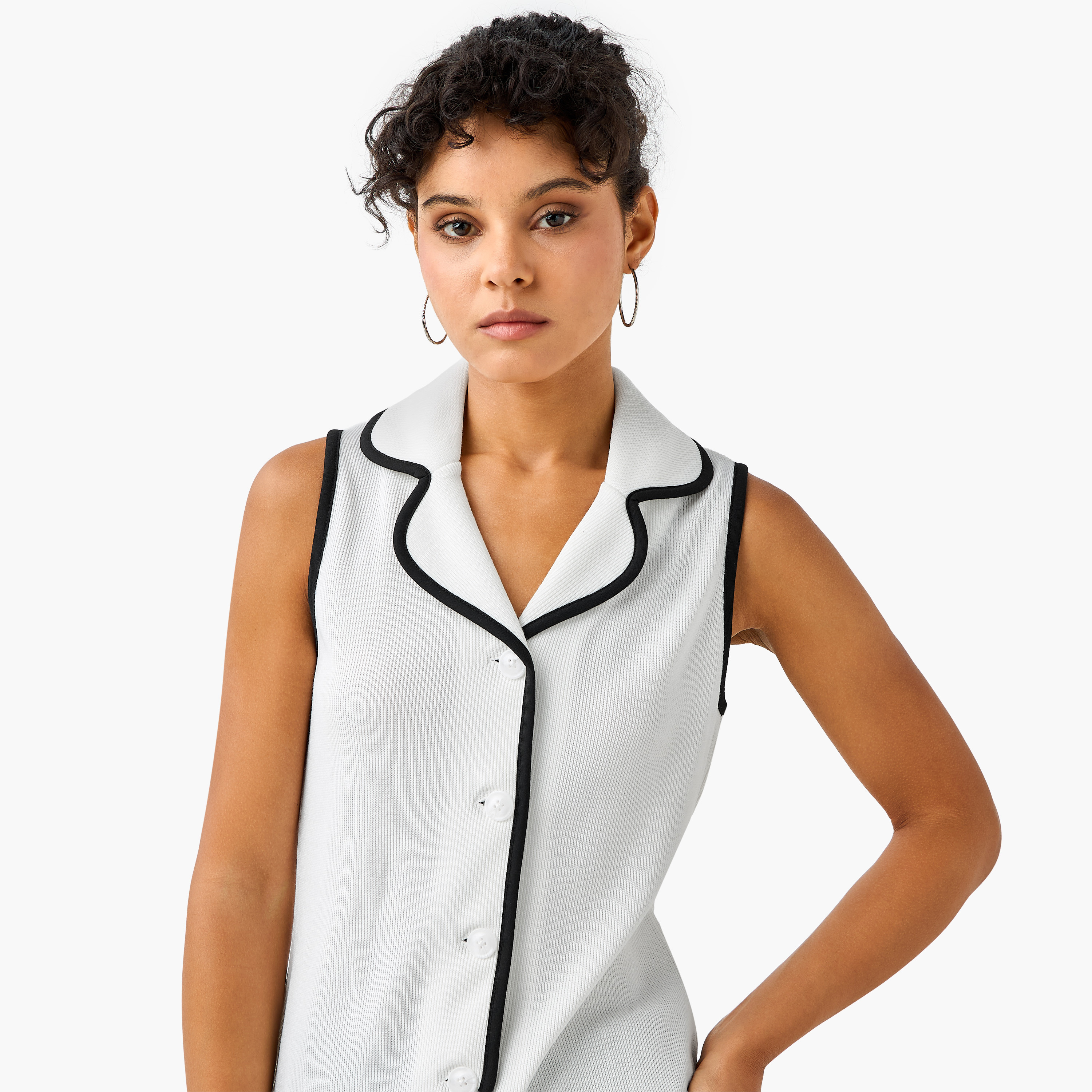 تيشيرت بقصة عادية وتفاصيل بارزة من تو إكستريمز-women-clothing-tshirts-image-5