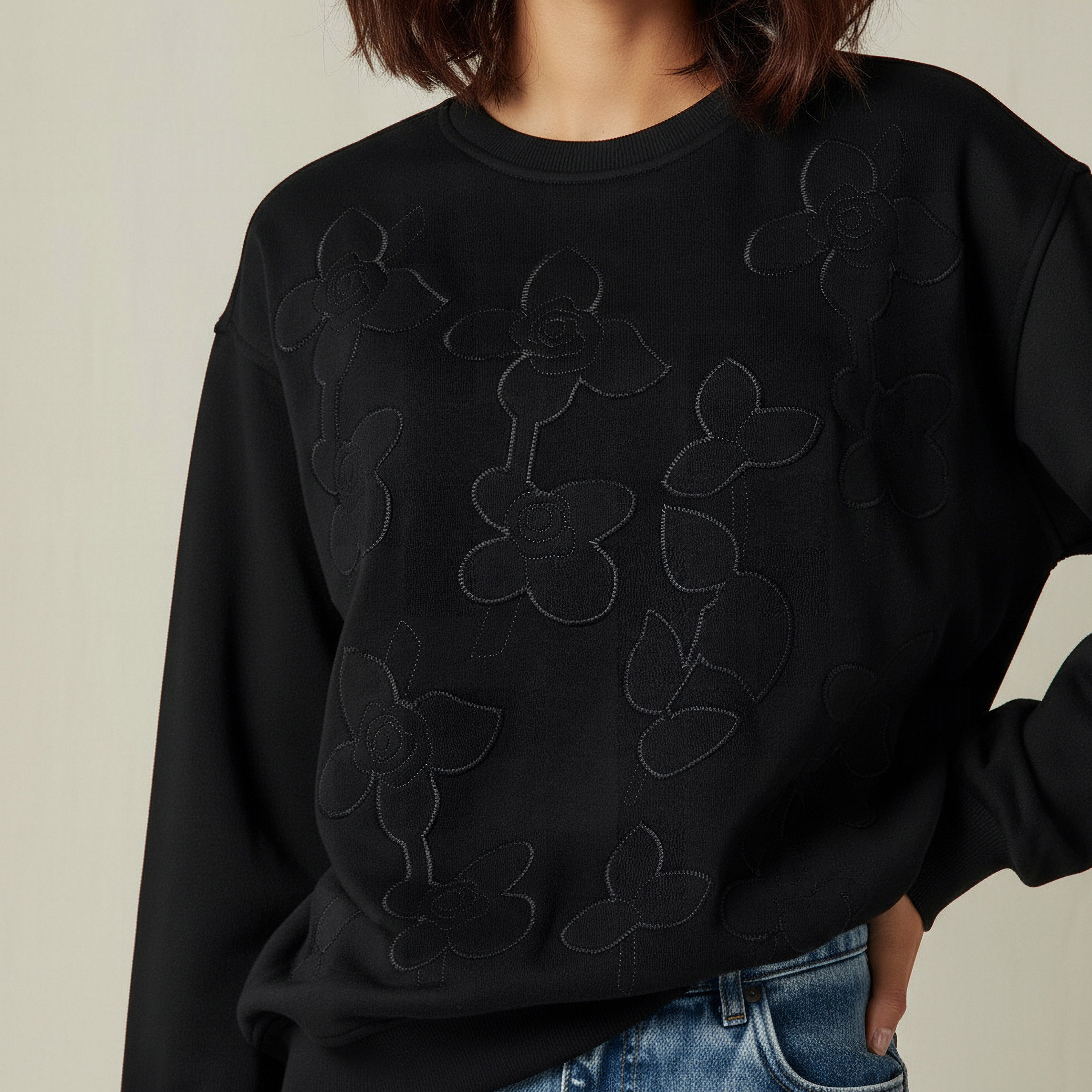 سويت شيرت بقصة عادية وتطريز من تو إكستريمز-women-winterwear-hoodiesandsweatshirts-sweatshirts-image-1