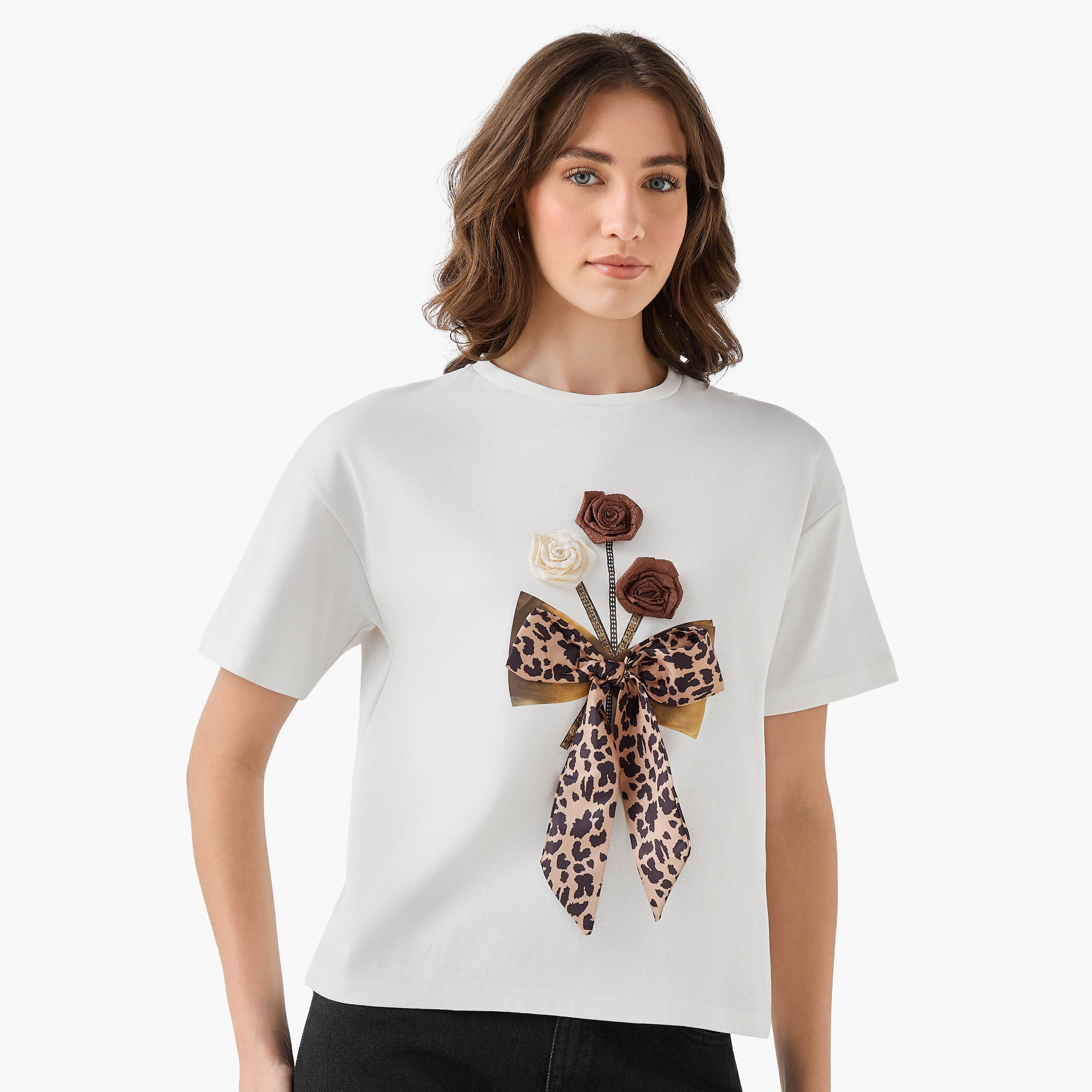 تيشيرت بتفاصيل مزينة من تو إكستريمز-women-clothing-tshirts-image-2