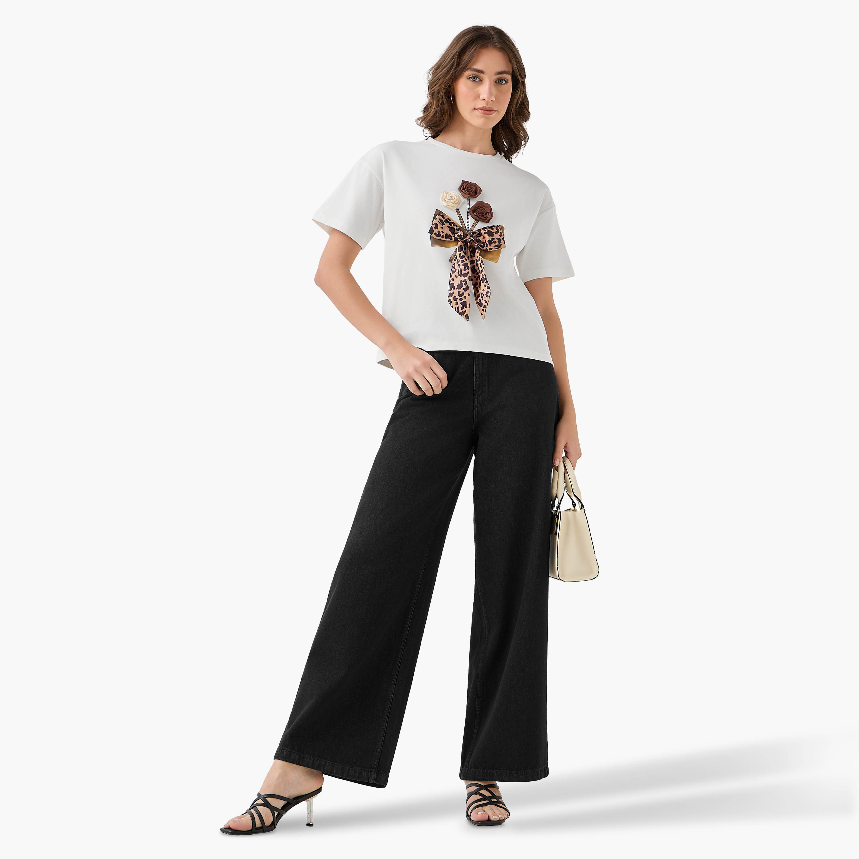 تيشيرت بتفاصيل مزينة من تو إكستريمز-women-clothing-tshirts-image-3