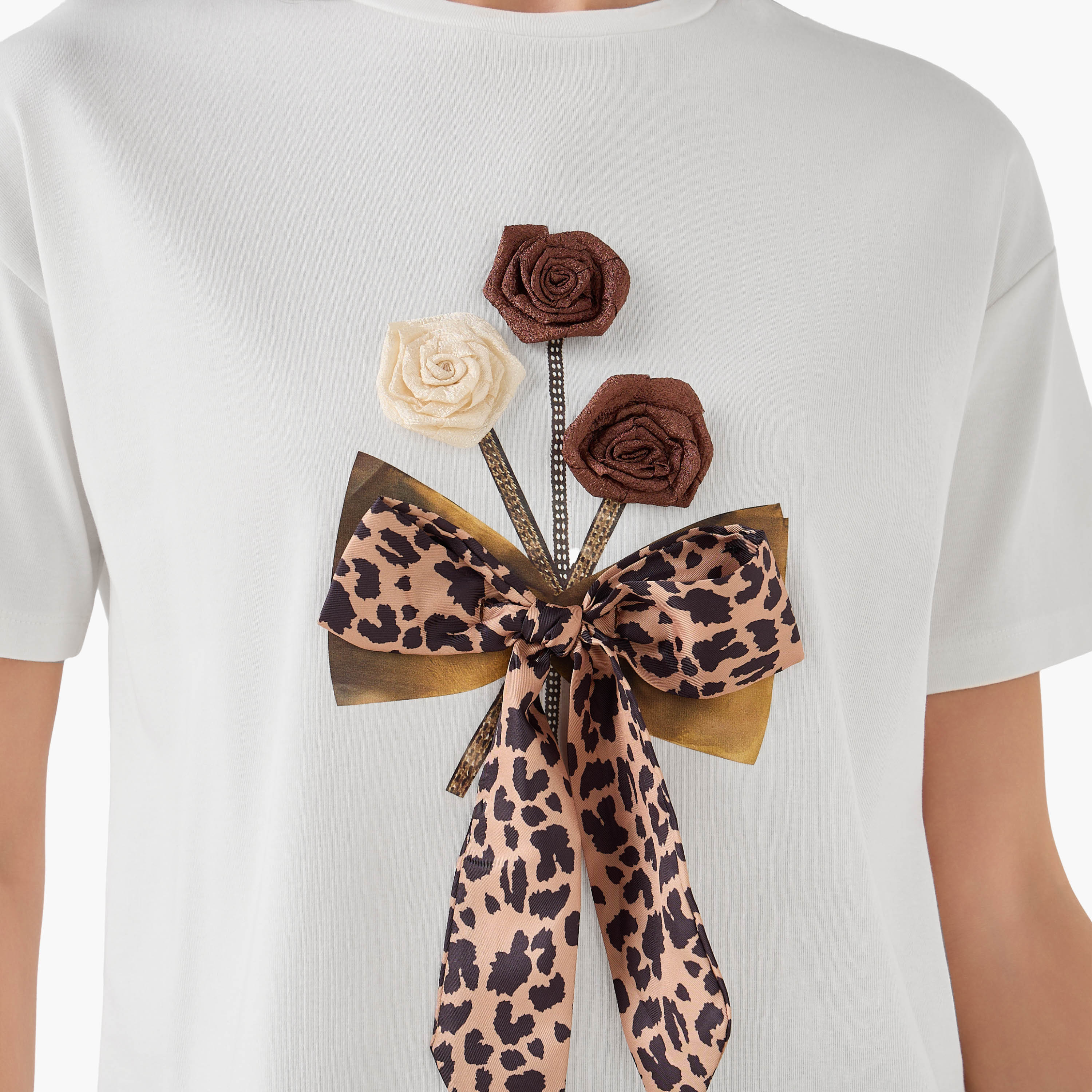 تيشيرت بتفاصيل مزينة من تو إكستريمز-women-clothing-tshirts-image-4