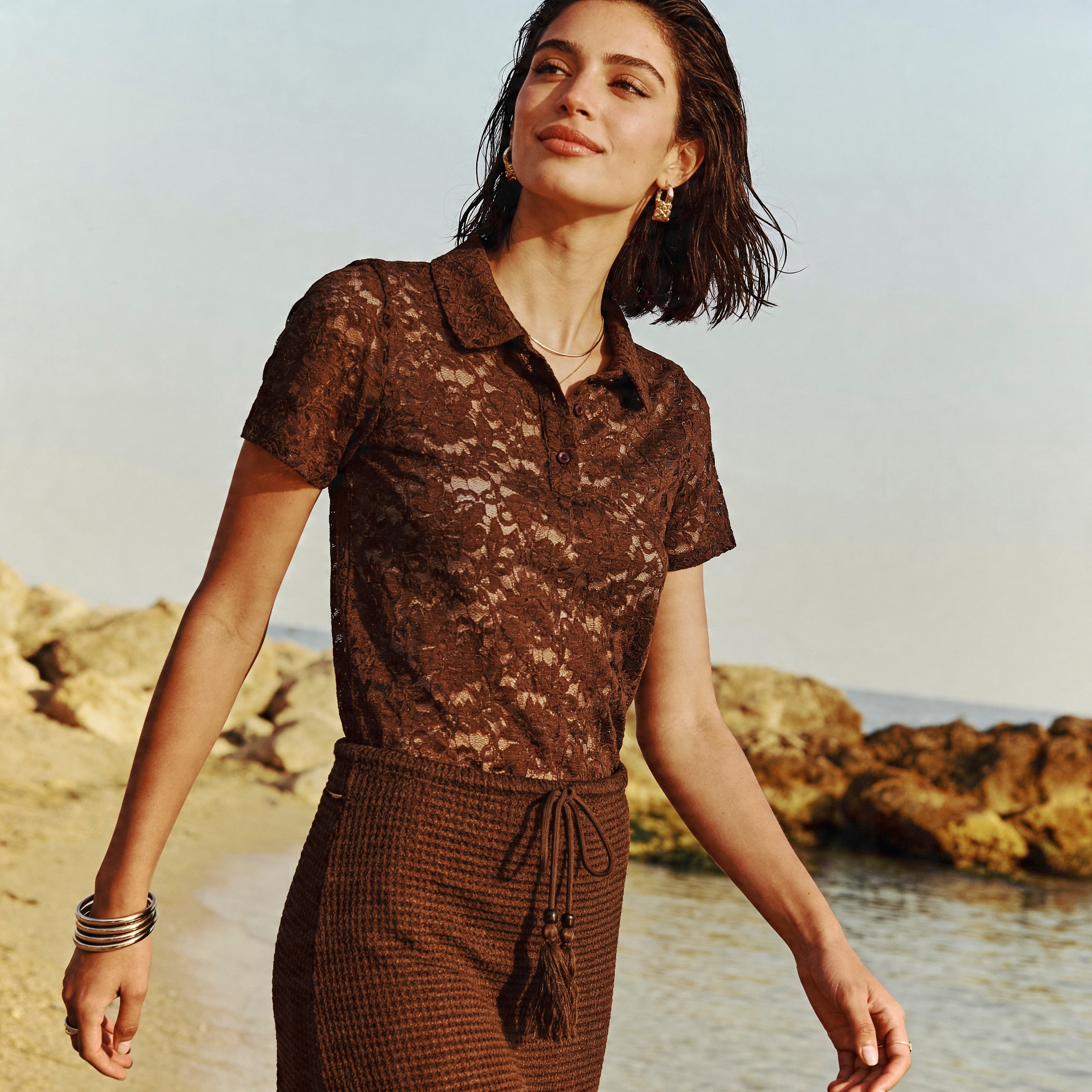 تيشيرت بتصميم دانتيل من تو إكستريمز-women-clothing-tshirts-image-1