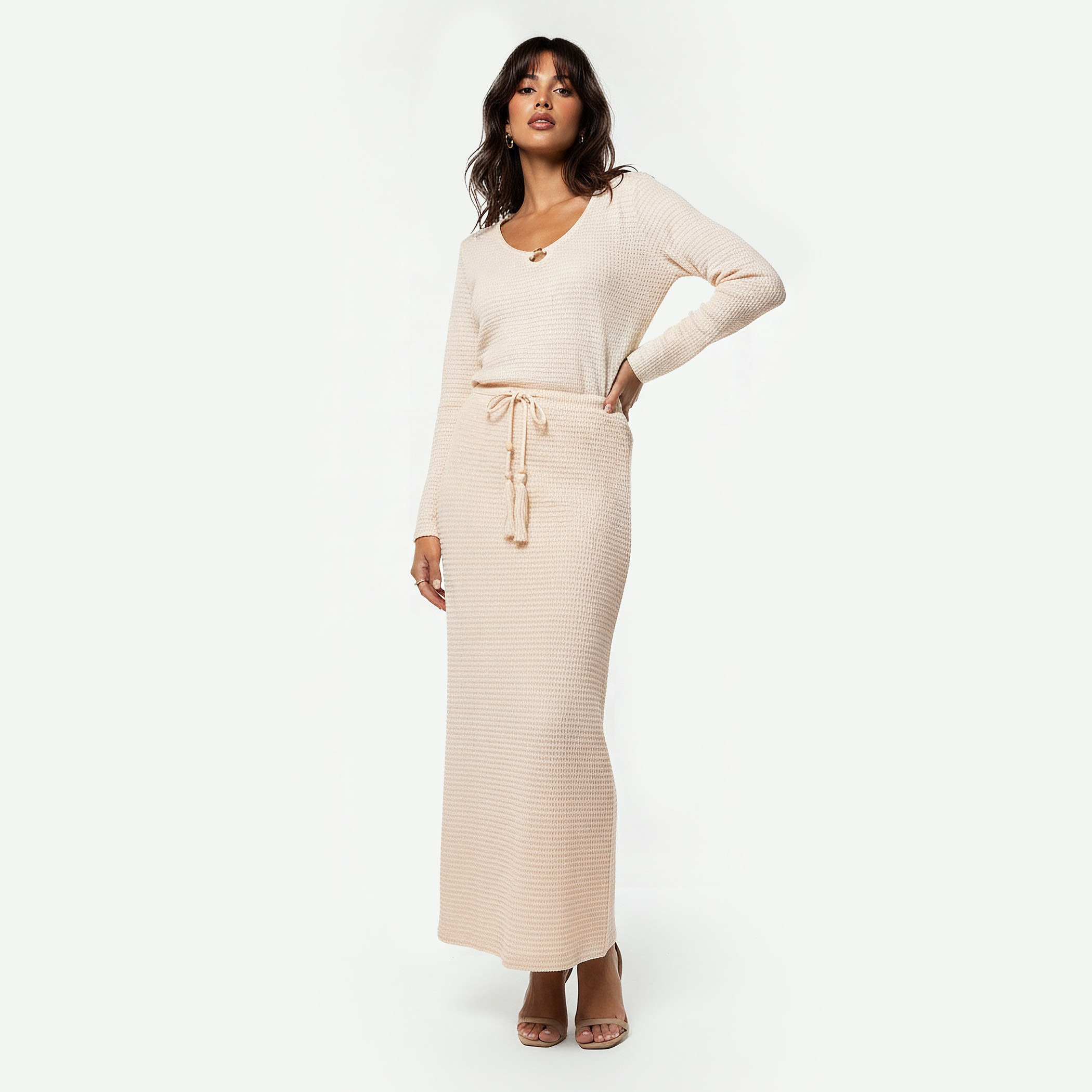 تنورة ماكسي بقصة إيه لاين بارزة الملمس ورباط إغلاق من تو إكستريمز-women-clothing-bottoms-skirts-image-3