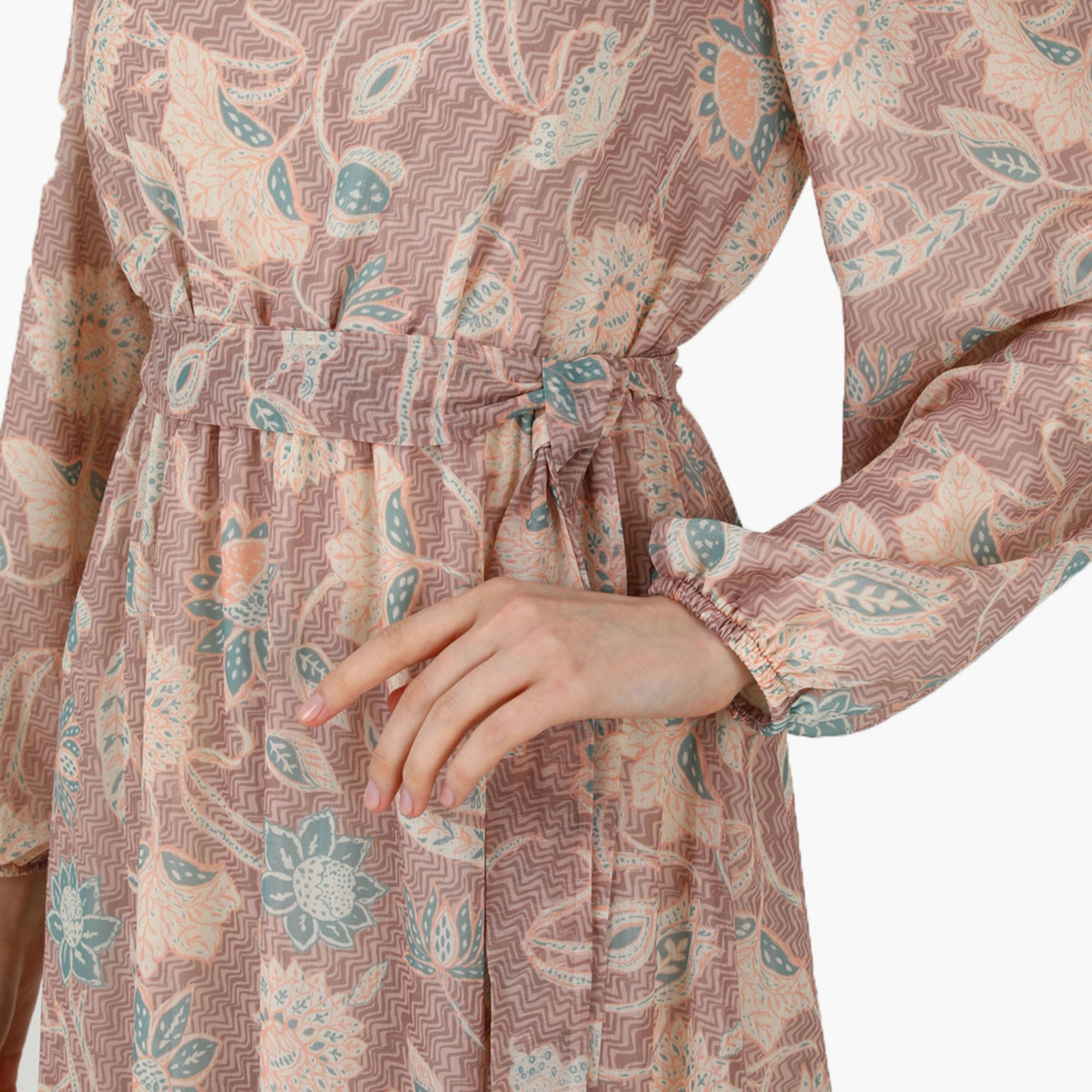 فستان متواضع بطبقات مطبوعة برقبة دائرية وحزام ربطة من مودانيشا-women-clothing-dresses-image-4