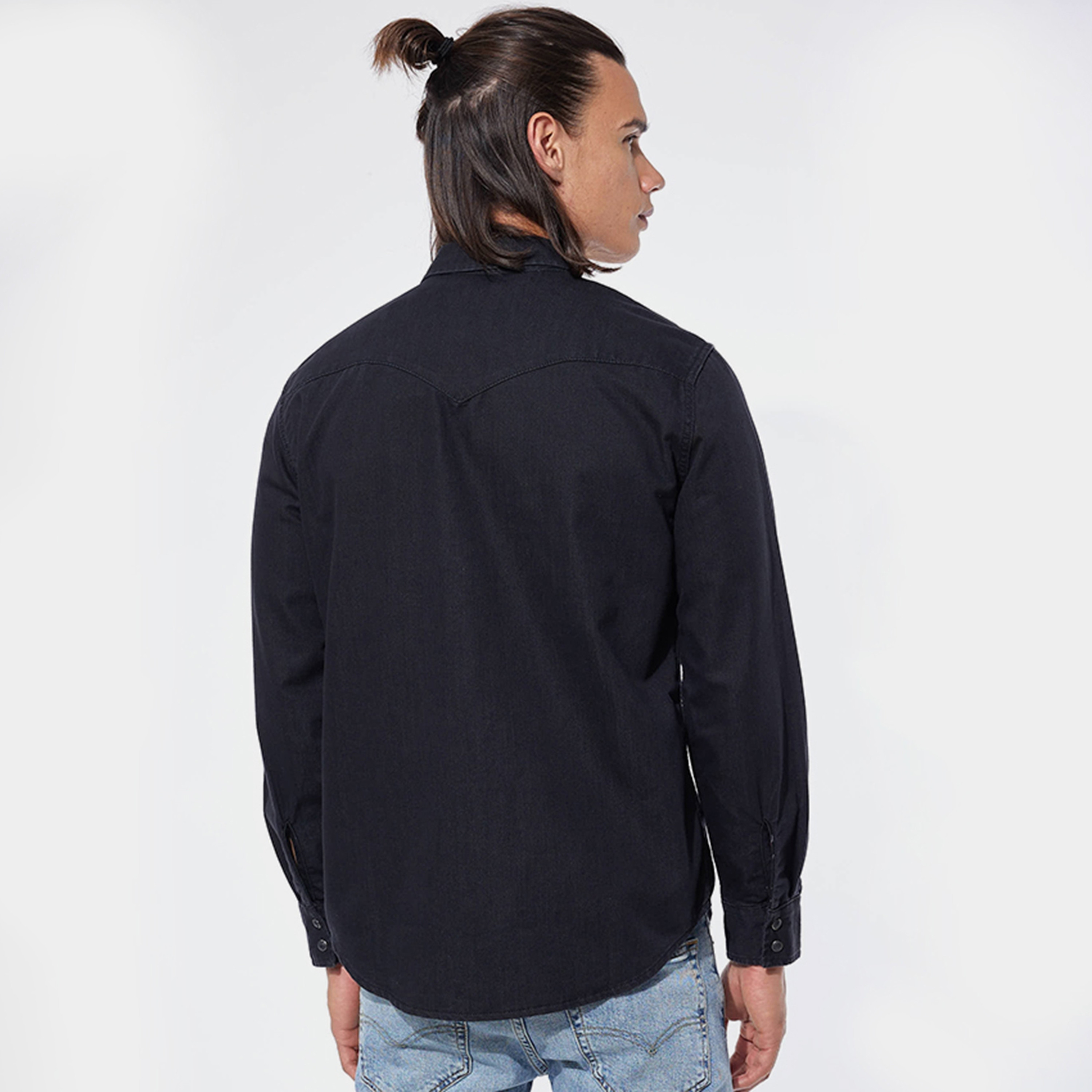 قميص كاجوال بأكمام طويلة سادة من ليفايز-men-clothing-shirts-image-3