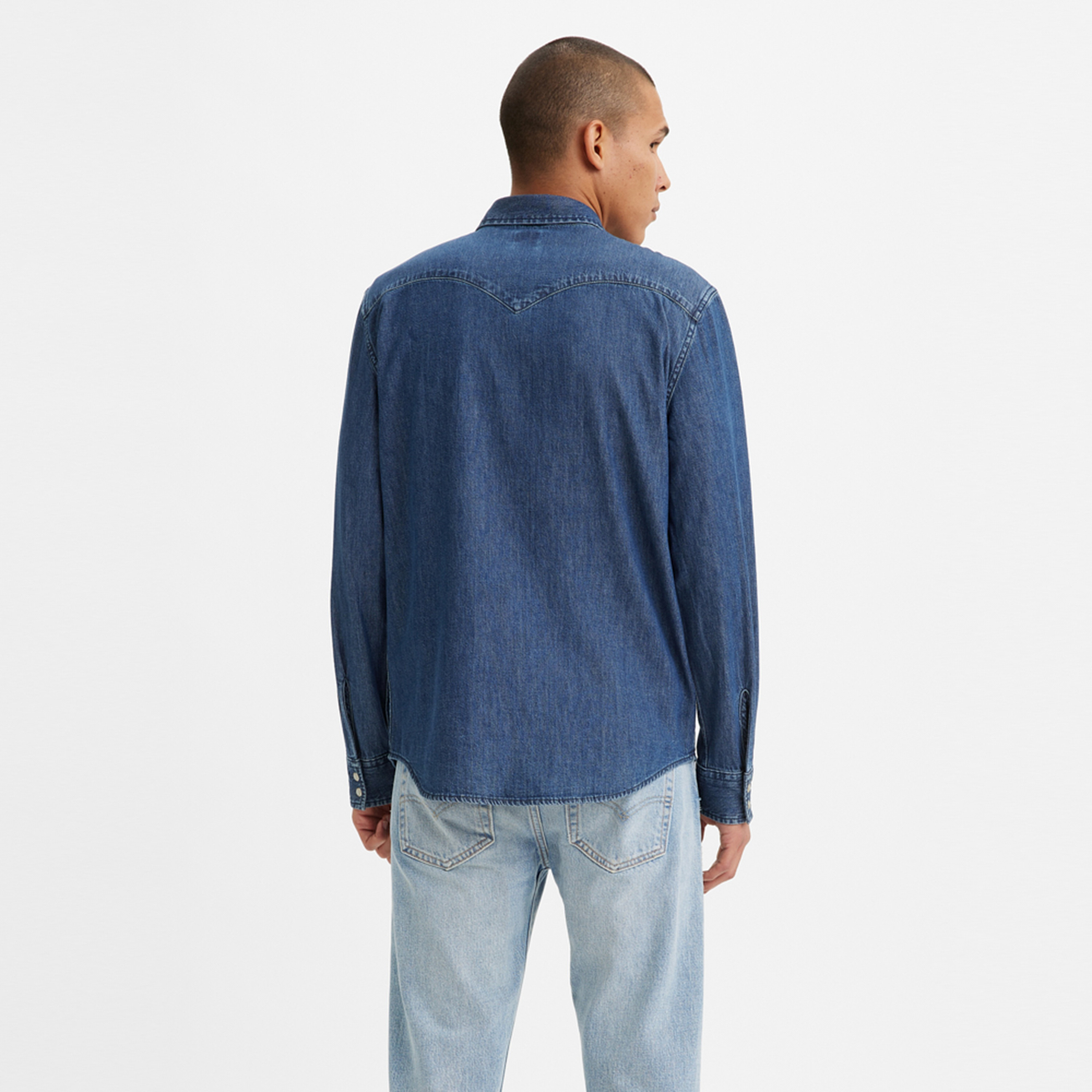 قميص رجالي سادة بياقة كلاسيكية وأكمام طويلة من ليـفايس-men-clothing-shirts-image-2