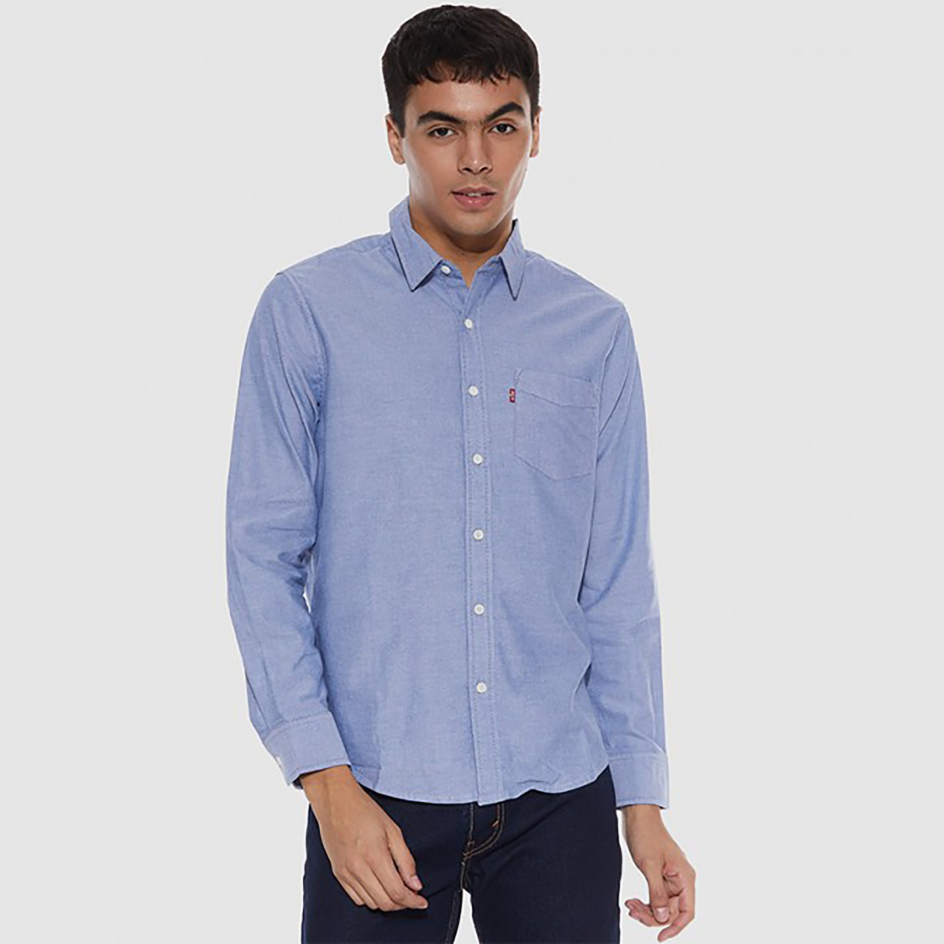 قميص كاجوال بأكمام طويلة ذو ياقة كلاسيكية سادة من ليفايز-men-clothing-shirts-image-1
