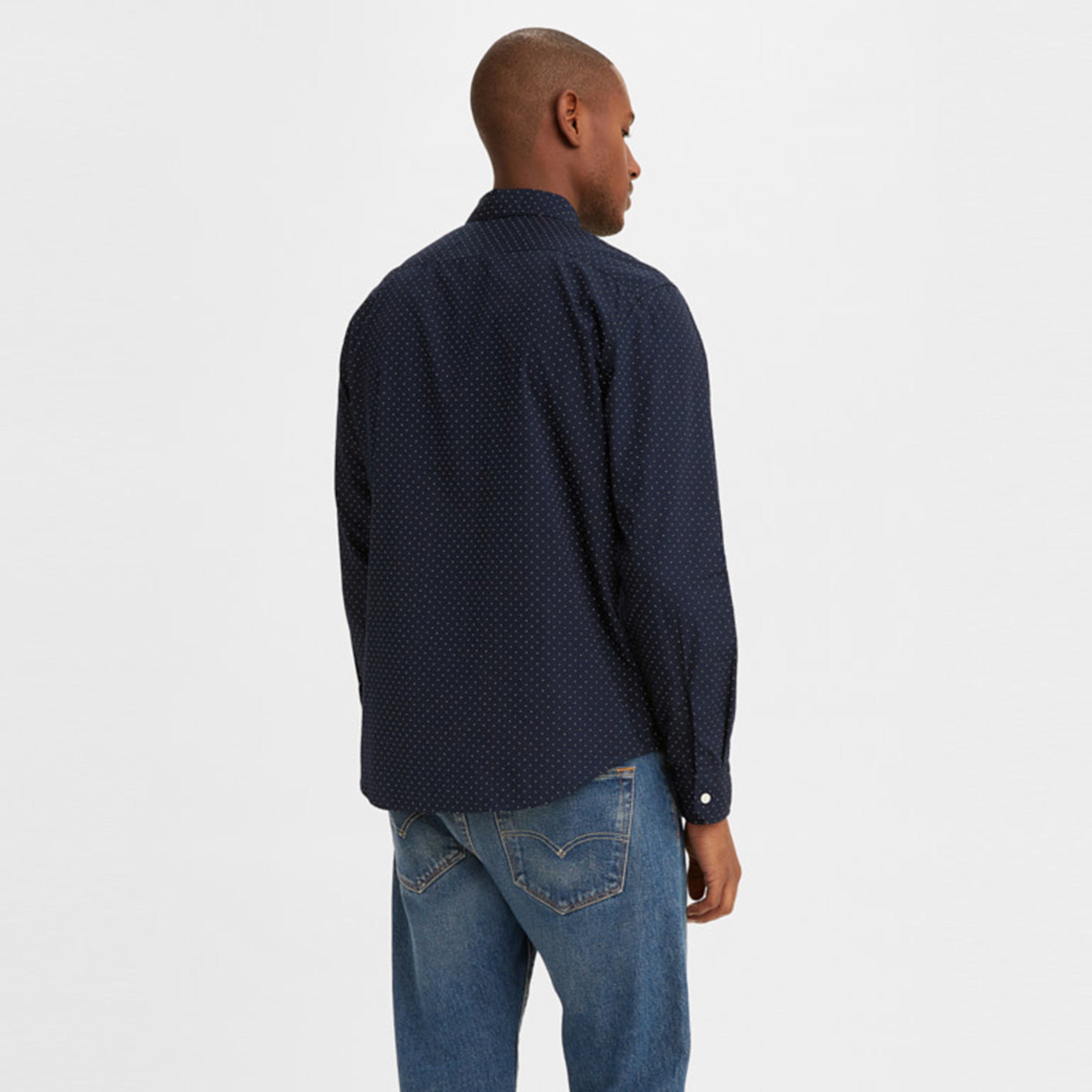 قميص ليفايز ذو بولكا دوت بوينت بأكمام طويلة بياقة مع جيب رقعة-men-clothing-shirts-image-2