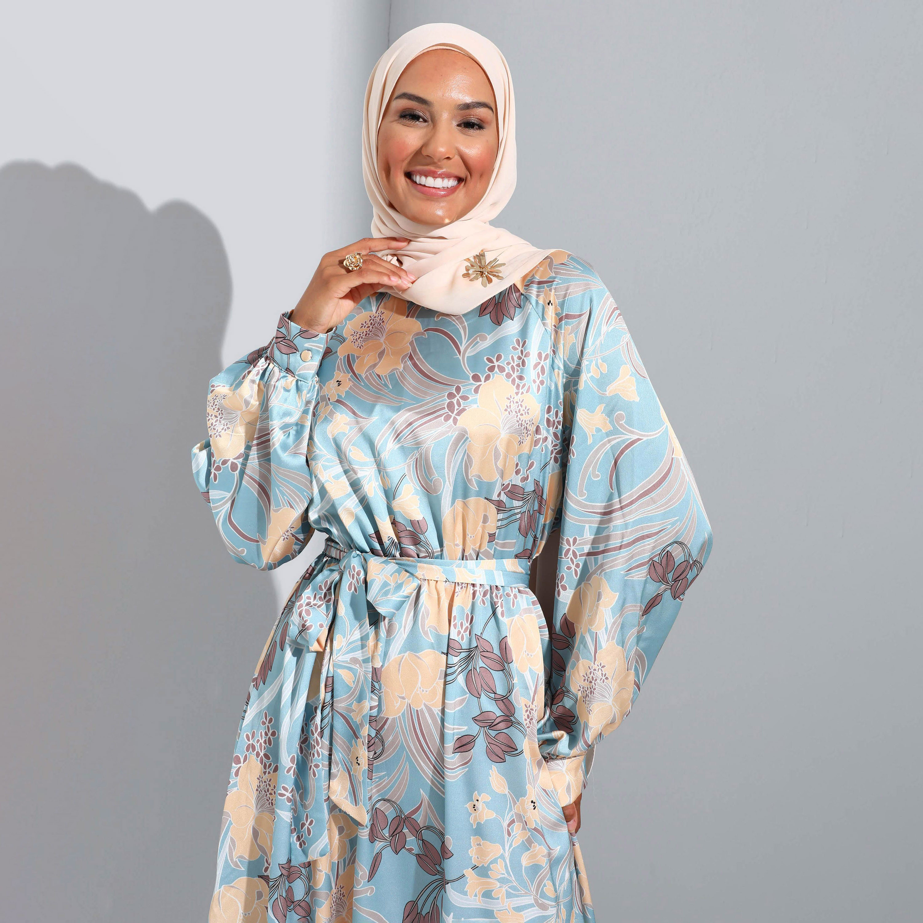 فستان مودانيسا مطبوع برقبة دائرية ورباط أمامي مع حزام-women-clothing-dresses-image-2