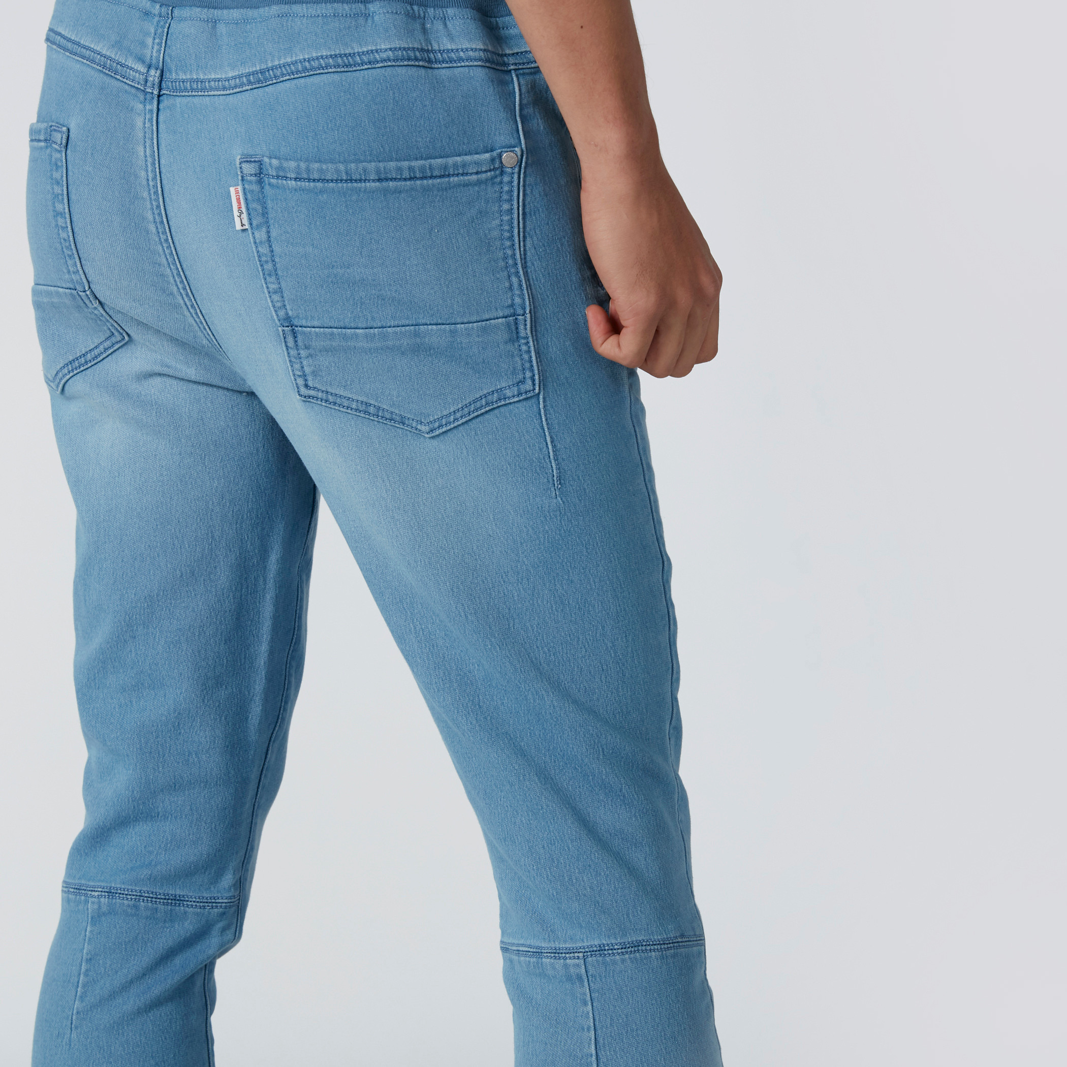 بنطال رياضي دينم بجيوب ورباط من لي كوبر-men-clothing-bottoms-joggers-image-5
