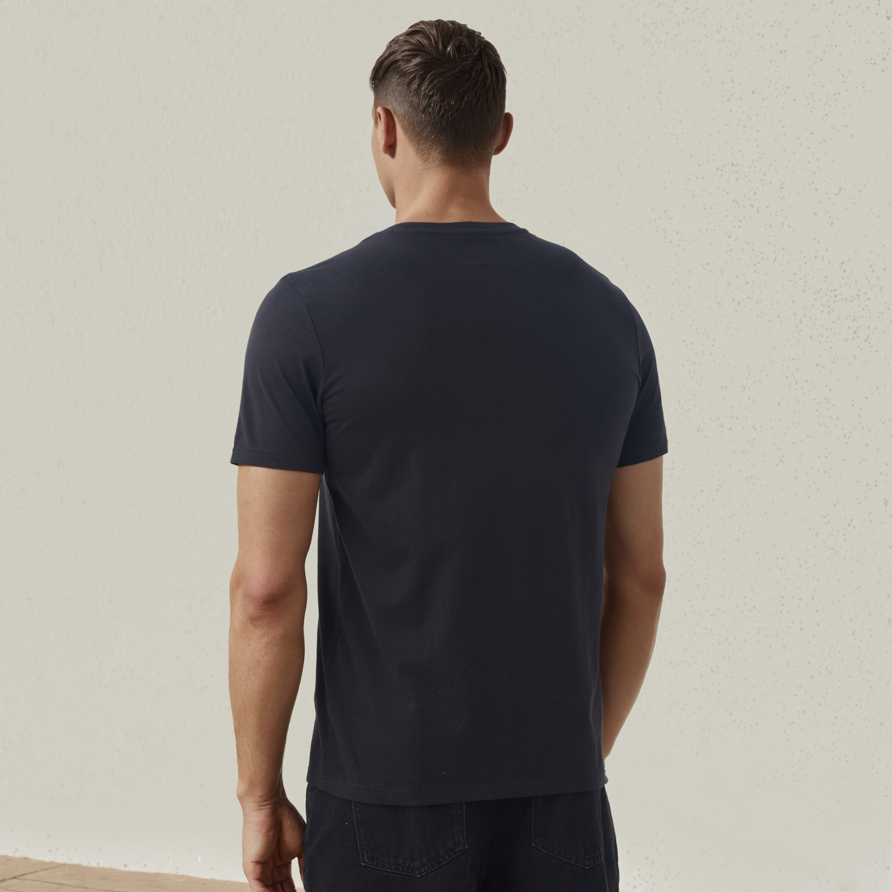 Plain Regular Fit Crew Neck T-shirt with Short Sleeves-men-clothing-tshirtsandpolos-tshirts-image-3