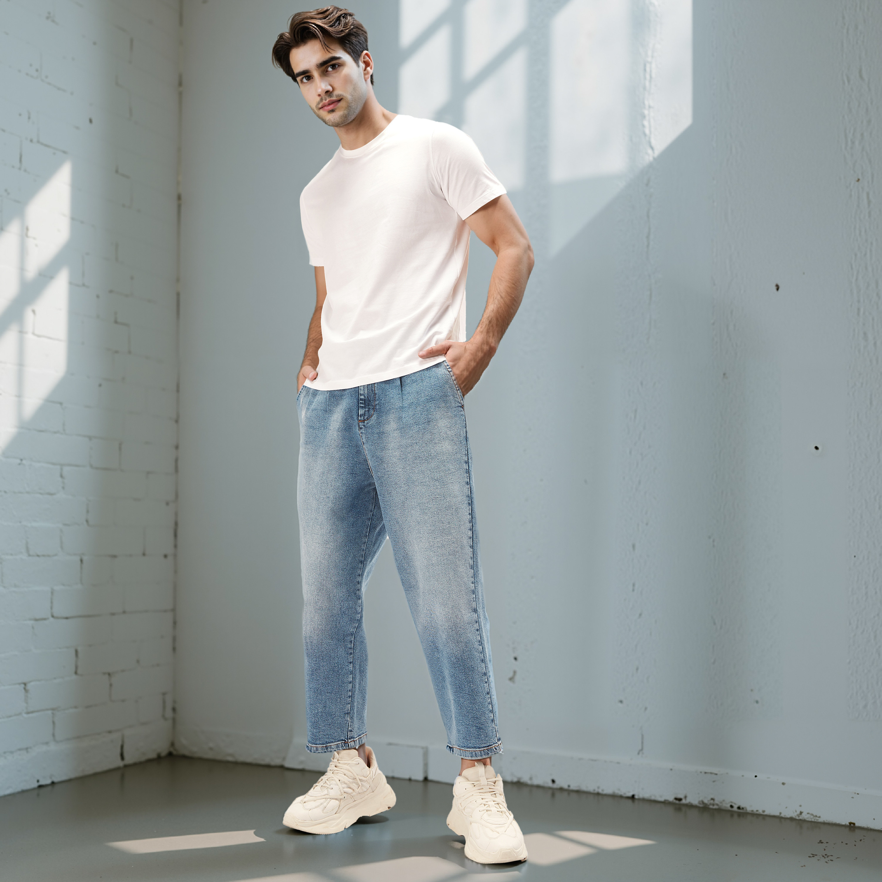 Plain Regular Fit Crew Neck T-shirt with Short Sleeves-men-clothing-tshirtsandpolos-tshirts-image-2