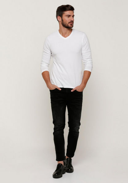 Plain T-shirt with V-neck and Long Sleeves