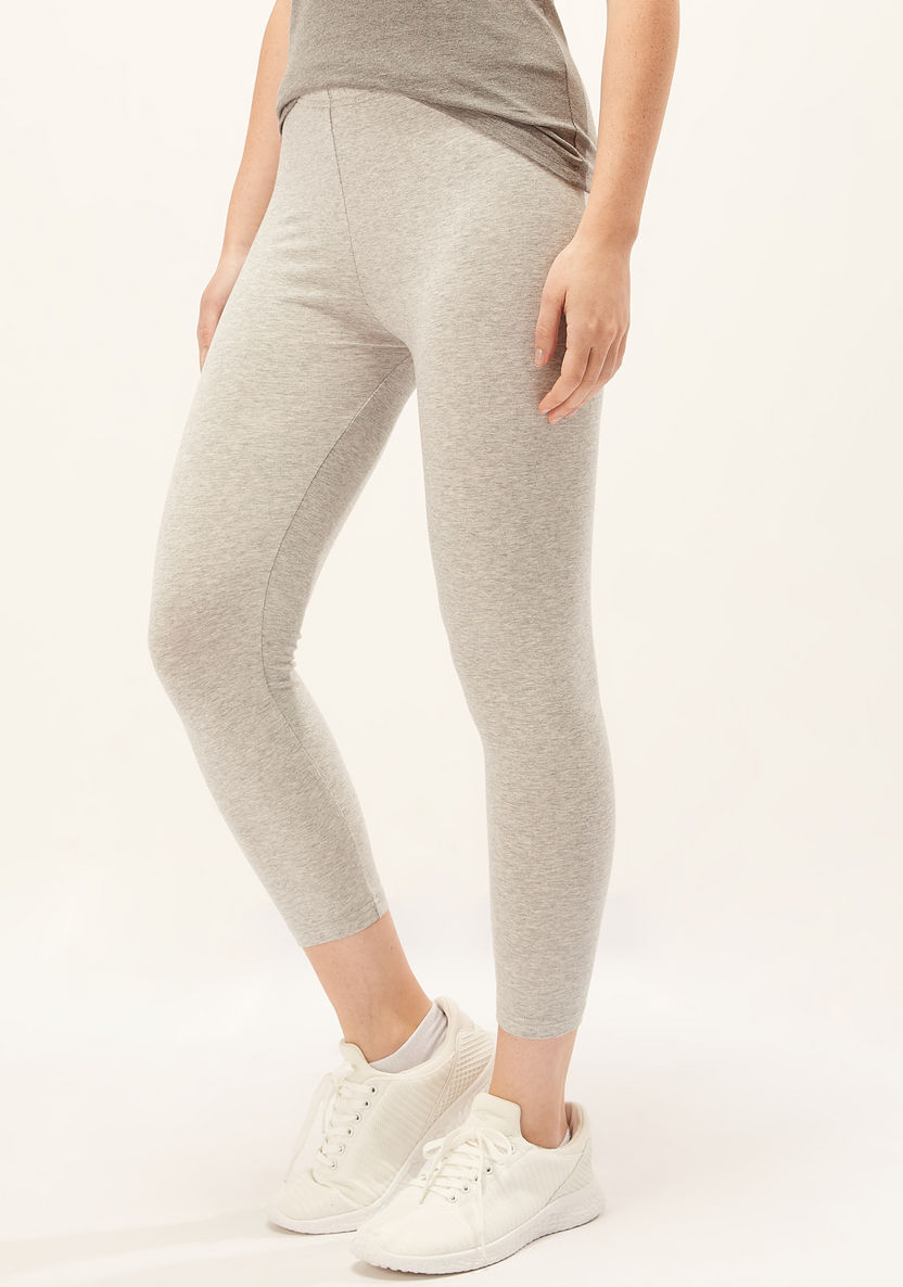 Skinny Fit Solid 3/4 Leggings with Elasticised Waistband-Leggings-image-0