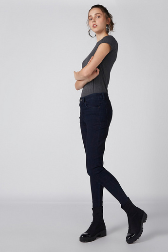 Pocket Detail Jeans in Skinny Fit with Button Closure