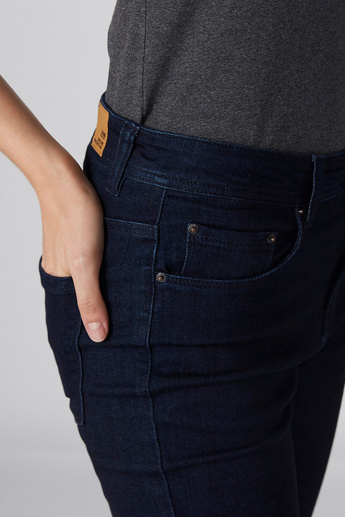 Pocket Detail Jeans in Skinny Fit with Button Closure