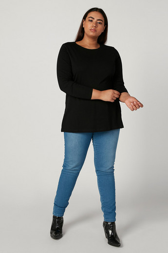 Plain Top with Round Neck and Long Sleeves