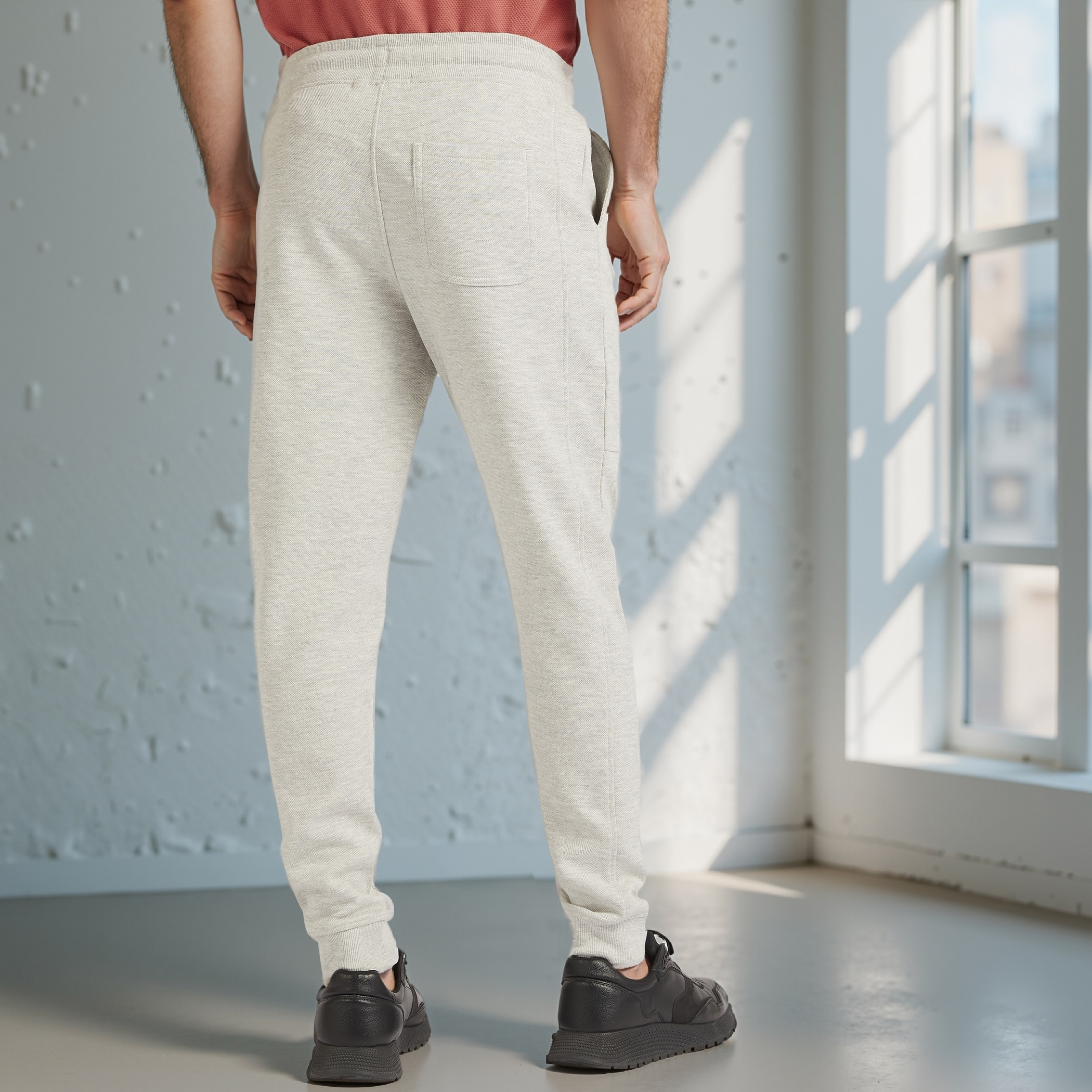 بنطلون رياضي بارز الملمس برباط إغلاق وجيوب بسحّاب من آيكونيك-men-clothing-bottoms-joggers-image-3