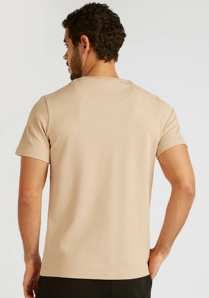 Iconic Textured T-shirt with Crew Neck and Short Sleeves-T Shirts-image-3