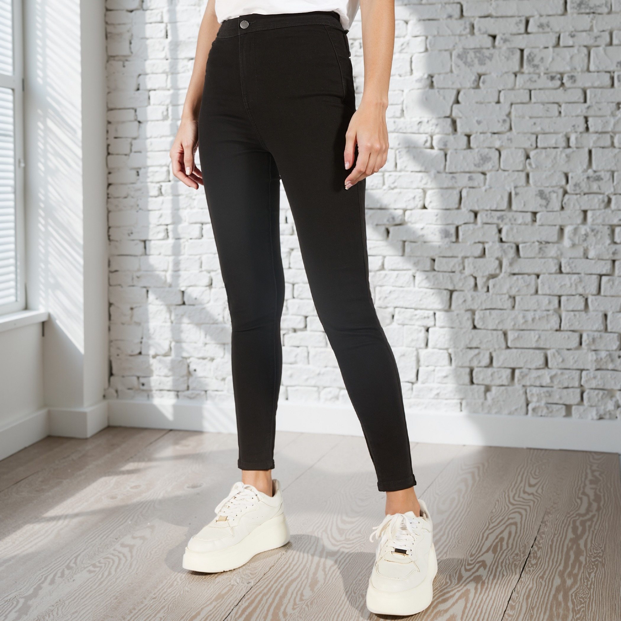 Mid-Rise Jeans with Button Closure and Pockets-women-clothing-bottoms-jeans-image-2