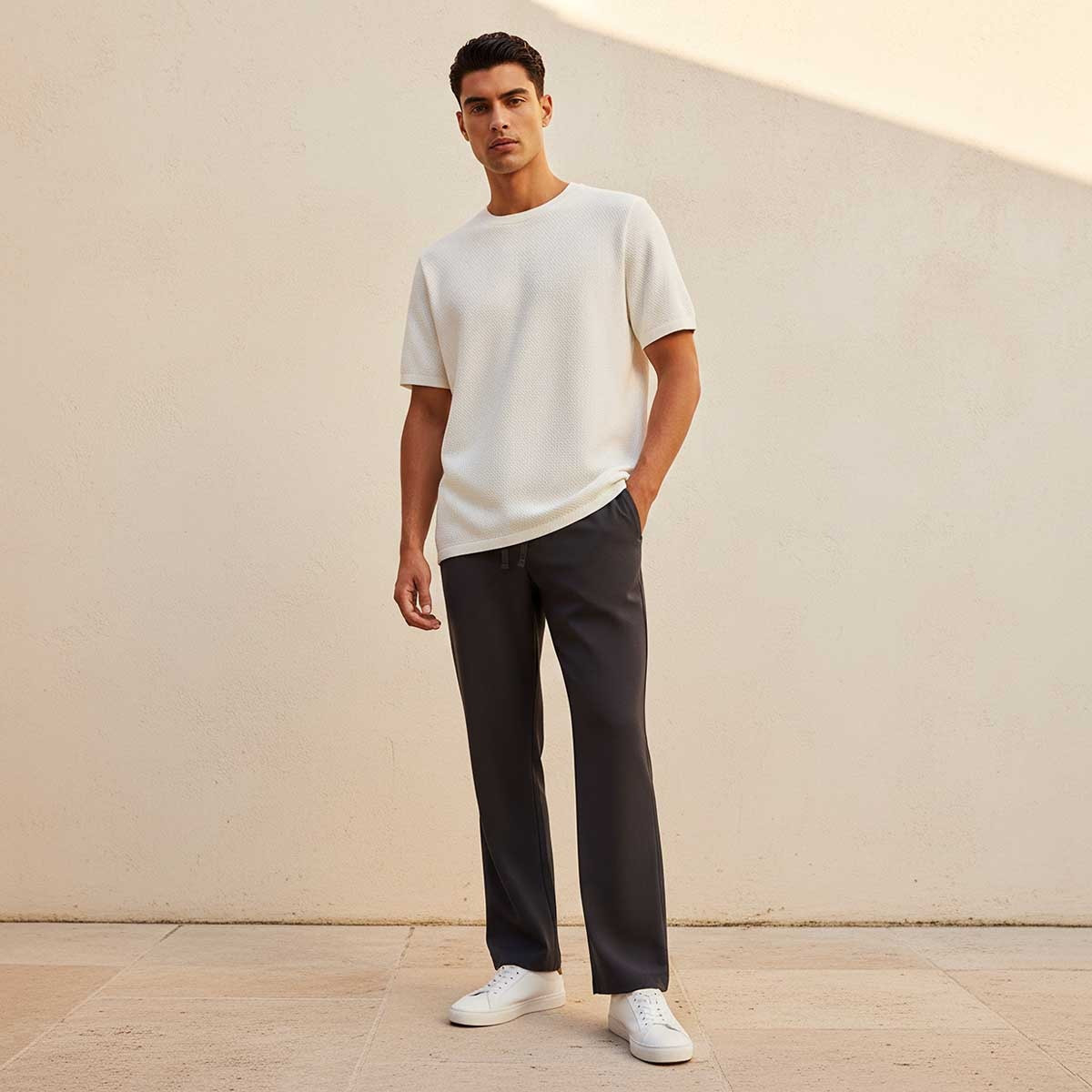 تيشيرت بارز الملمس بقصة عادية وياقة دائرية وأكمام قصيرة من أيكونيك-men-clothing-tshirtsandpolos-tshirts-image-3