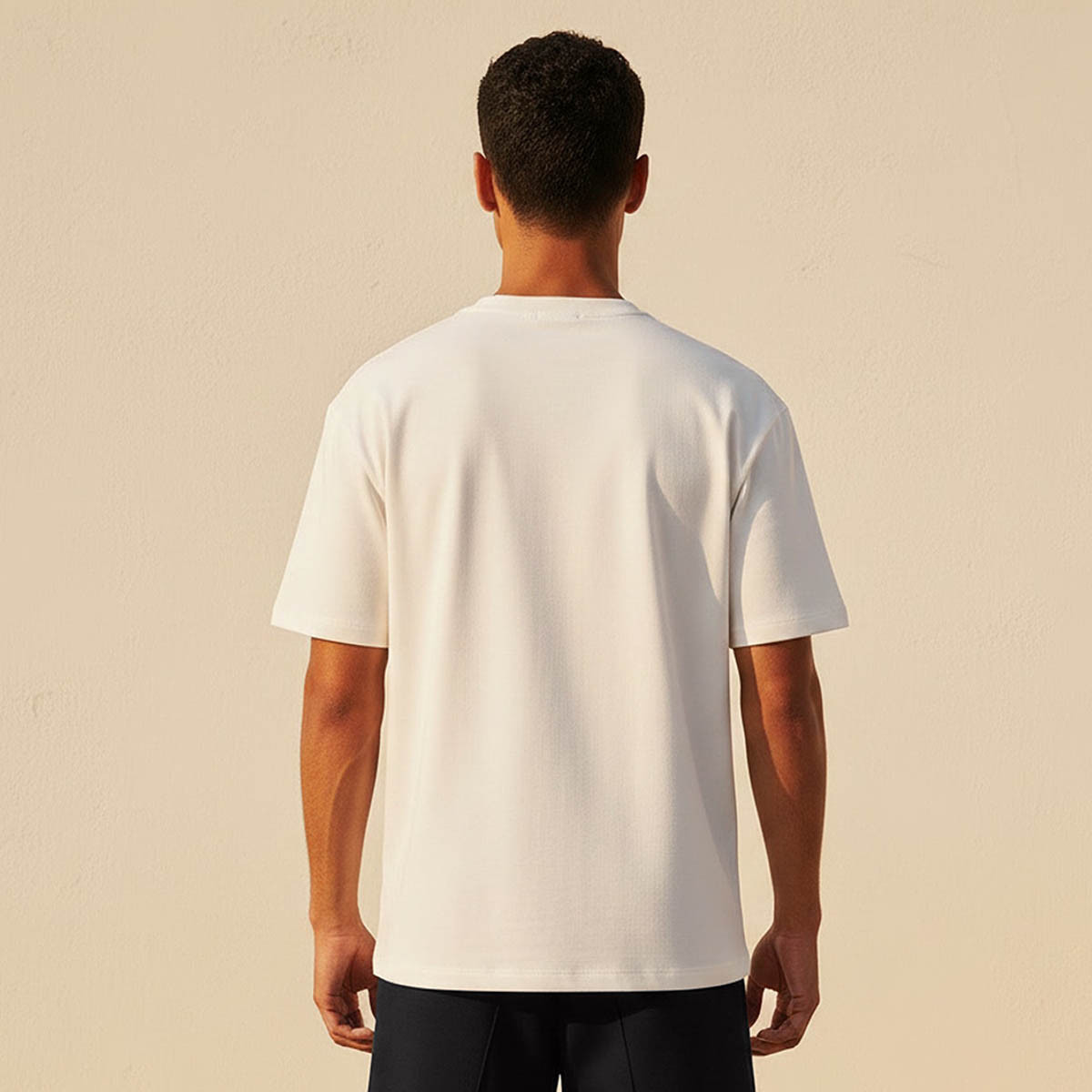 تيشيرت بقصّة مريحة وياقة ضيّقة وأكمام قصيرة من سبلاش بيزيكس-men-clothing-tshirtsandpolos-tshirts-image-4
