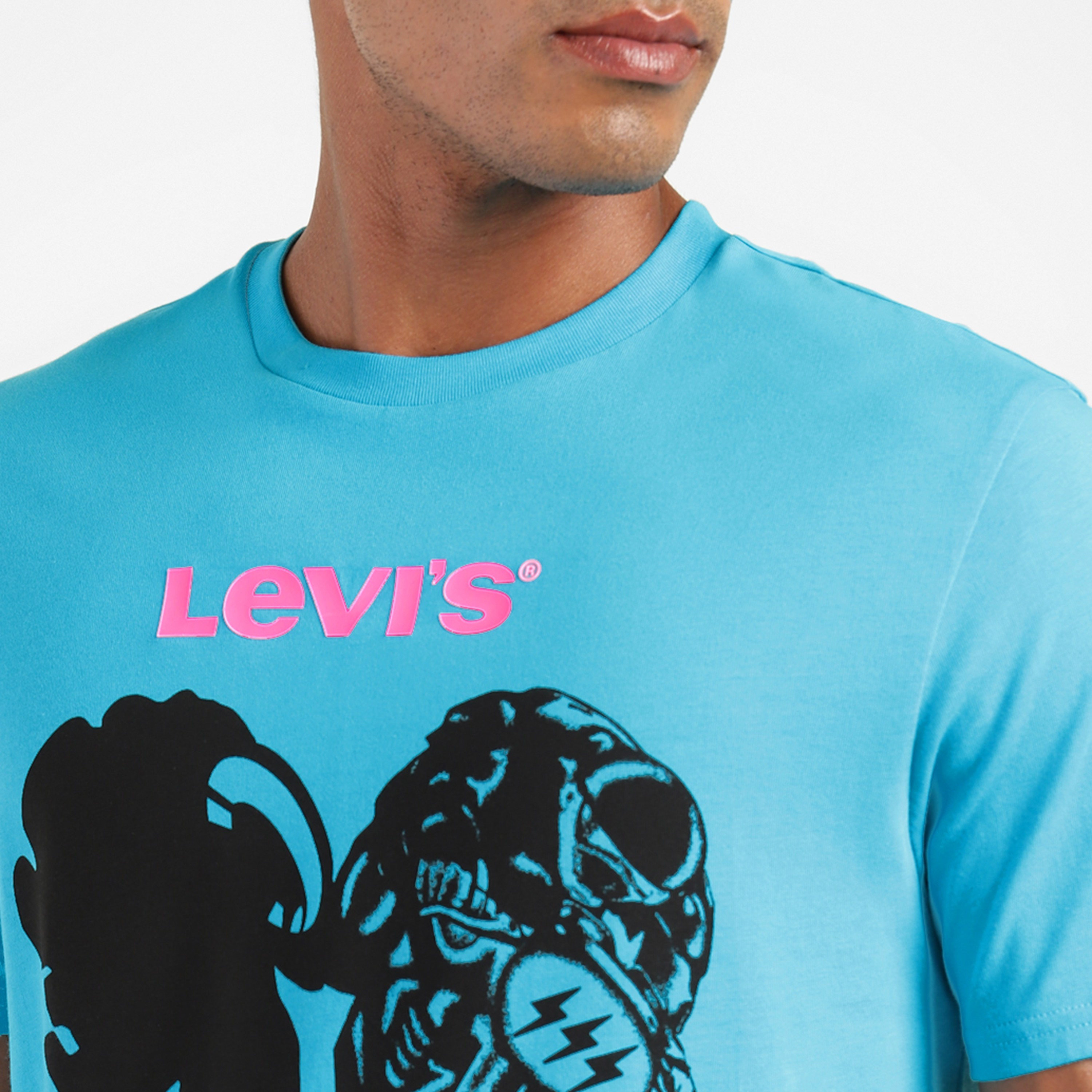 تيشيرت ليفايز بايكر هارت بأكمام قصيرة وياقة دائرية مع جرافيك-men-clothing-tshirtsandpolos-tshirts-image-3