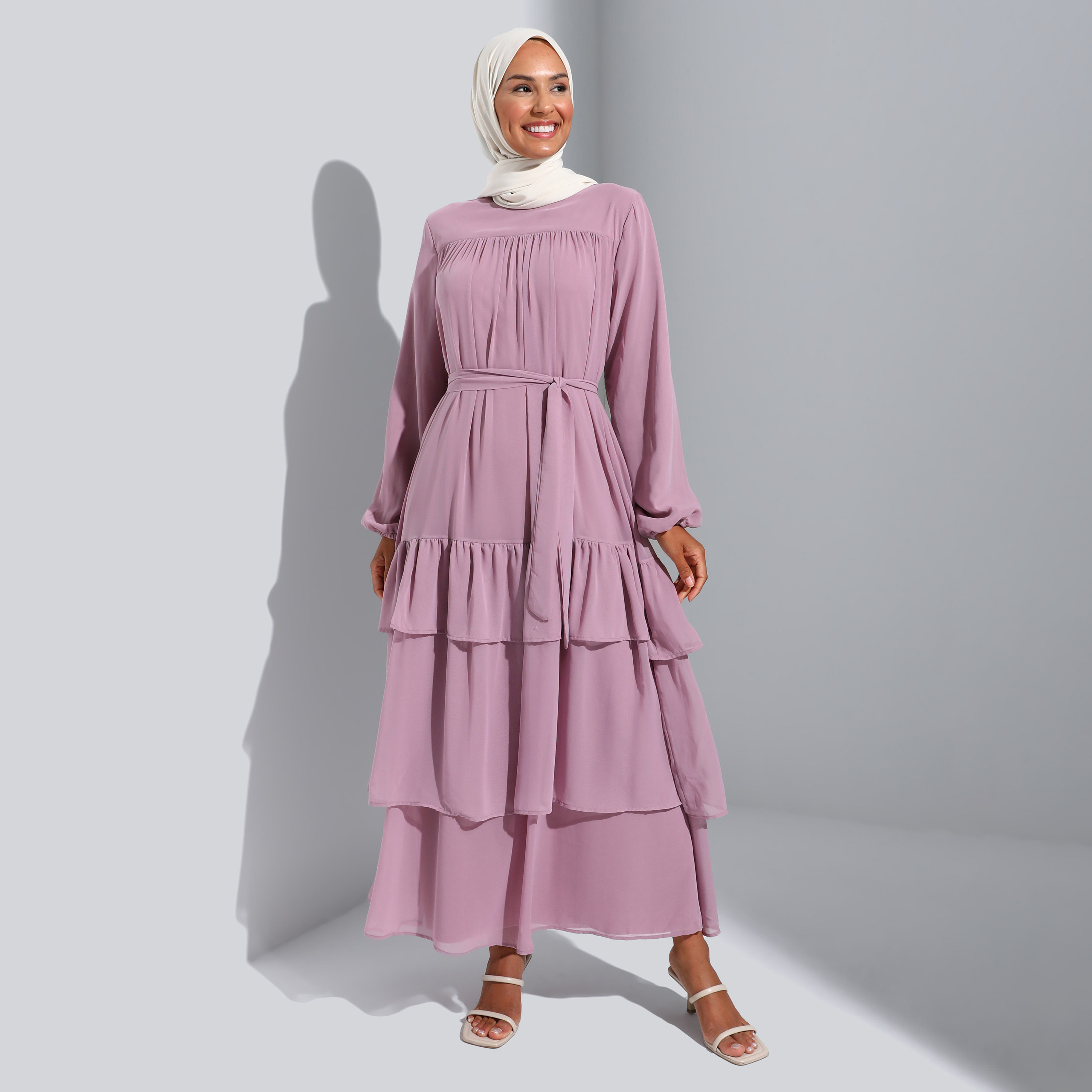 فستان مودانيسا سادة ذو طبقات برقبة دائرية ورباط أمامي مع حزام-women-clothing-dresses-image-1