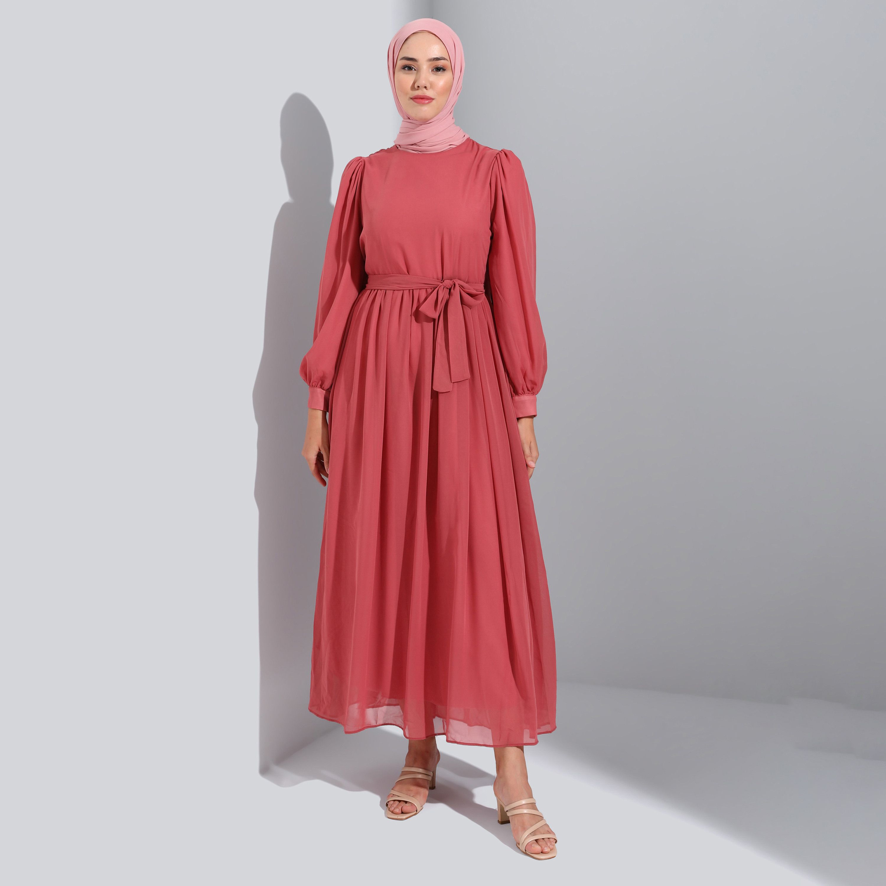 فستان مودانيسا سادة برقبة دائرية ورباط أمامي مع حزام-women-clothing-dresses-image-1