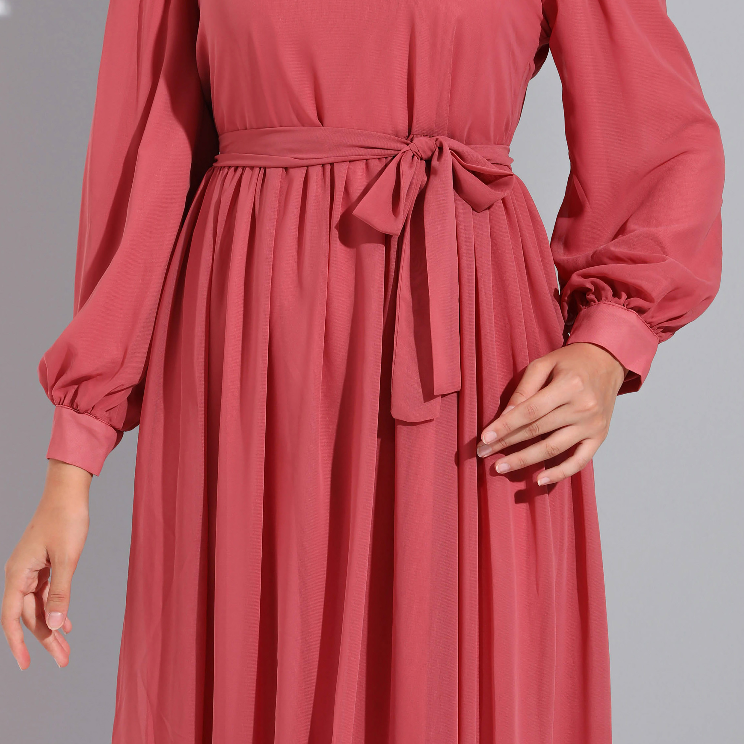 فستان مودانيسا سادة برقبة دائرية ورباط أمامي مع حزام-women-clothing-dresses-image-3