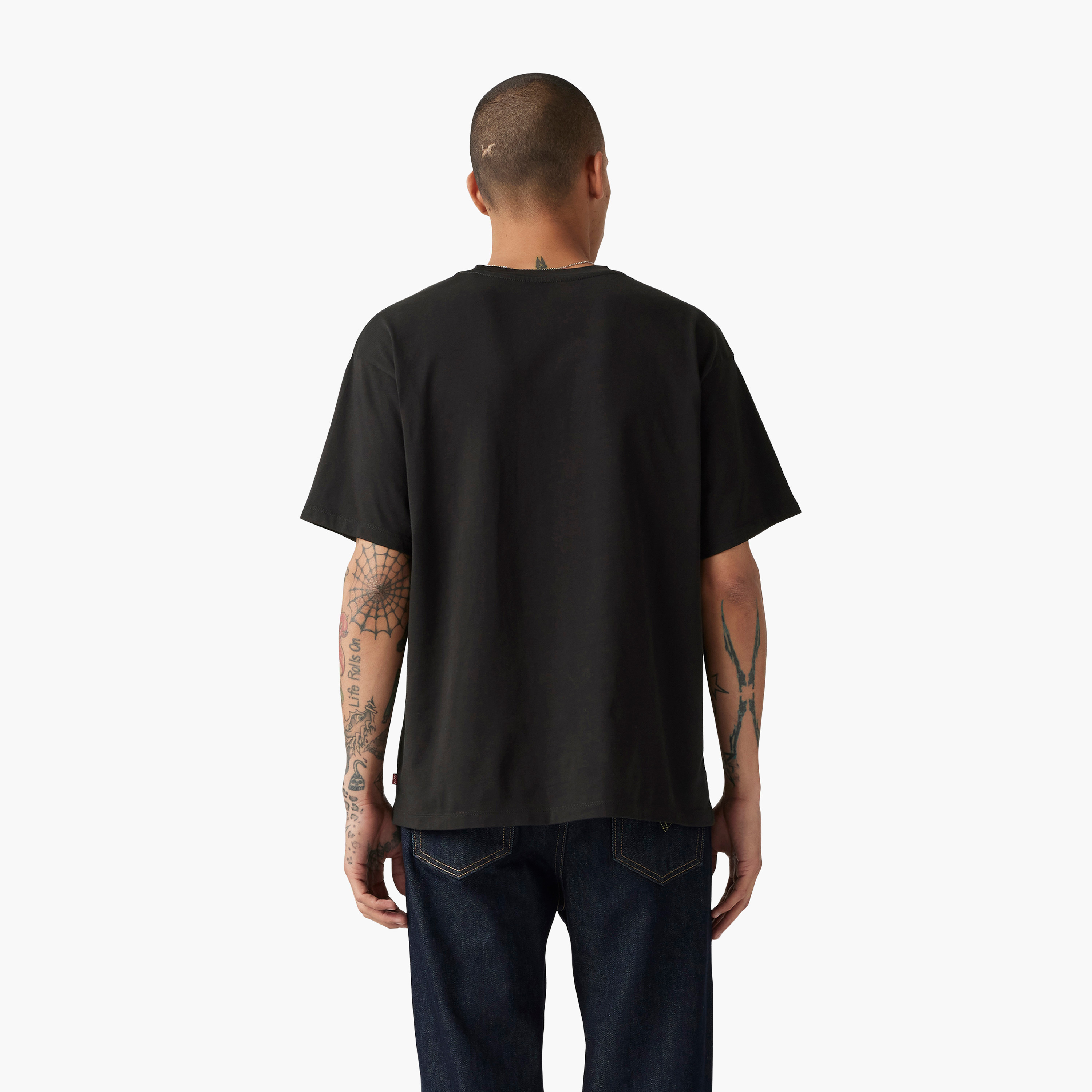 تي شيرت رجالي سادة بياقة دائرية وأكمام قصيرة من ليفايس-men-clothing-tshirtsandpolos-tshirts-image-3