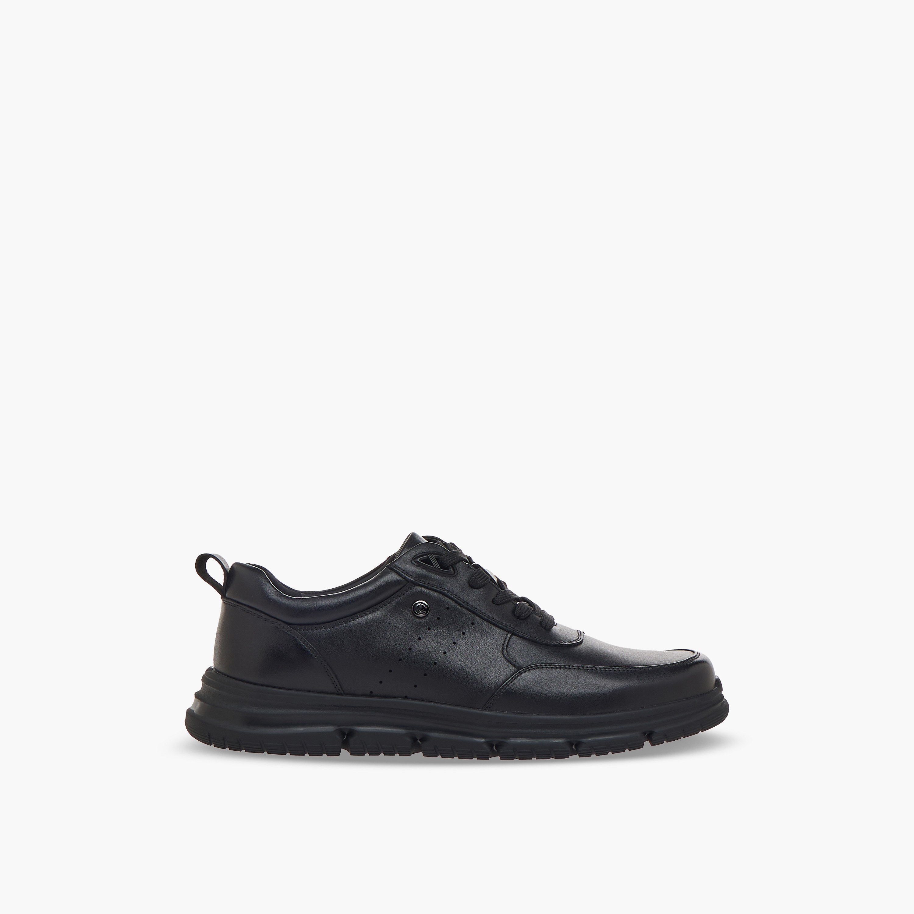 حذاء سنيكرز جلد بطول الكاحل ورباط إغلاق للرجال من لو كونفورت-men-shoes-sneakers-image-3