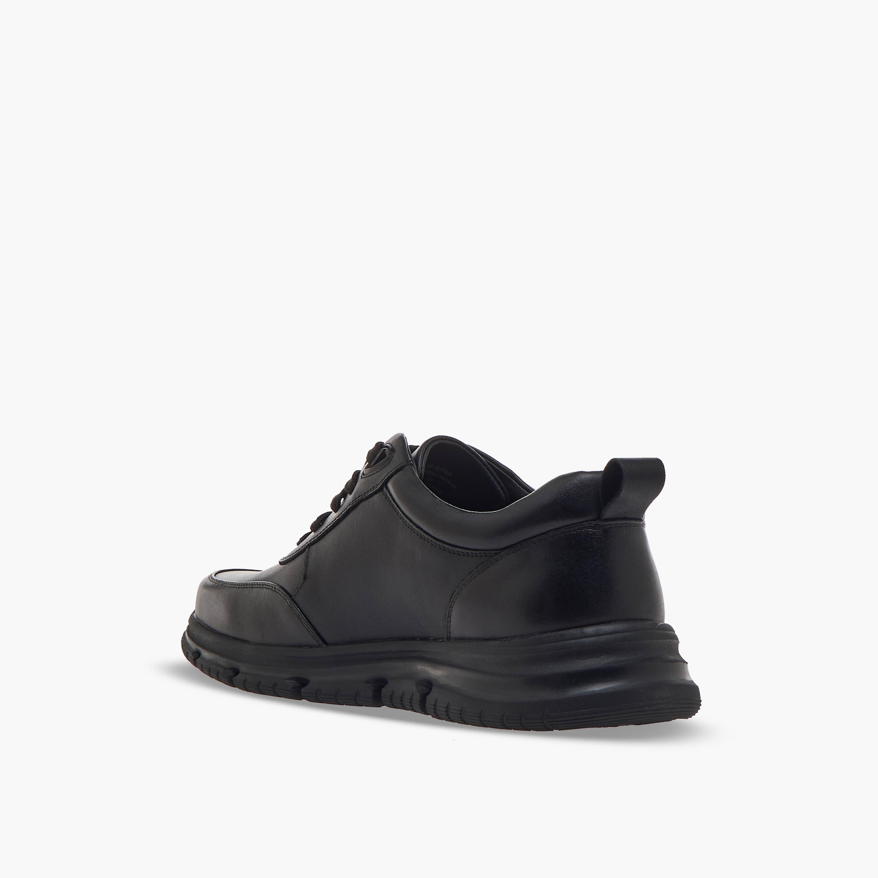 حذاء سنيكرز جلد بطول الكاحل ورباط إغلاق للرجال من لو كونفورت-men-shoes-sneakers-image-5