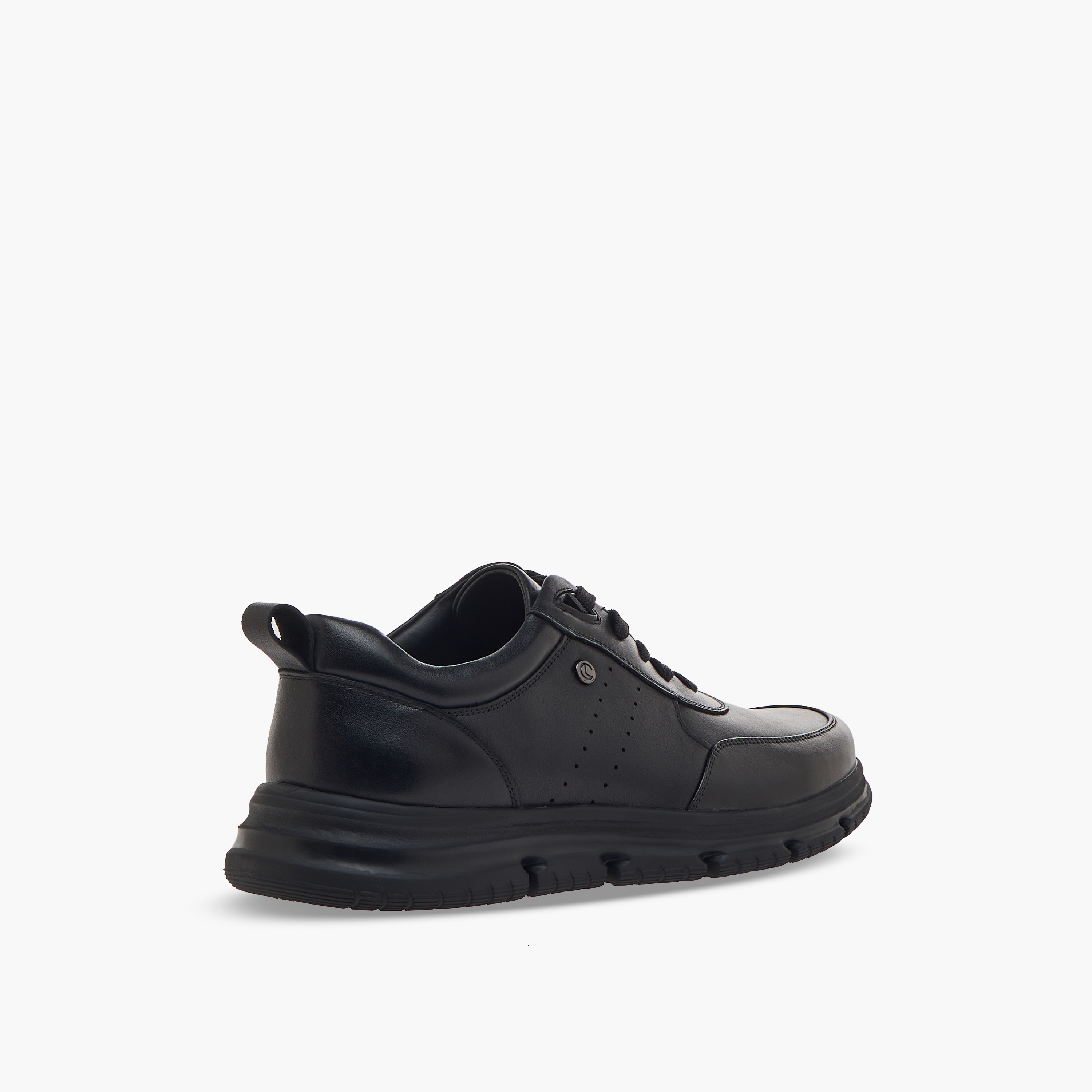 حذاء سنيكرز جلد بطول الكاحل ورباط إغلاق للرجال من لو كونفورت-men-shoes-sneakers-image-6
