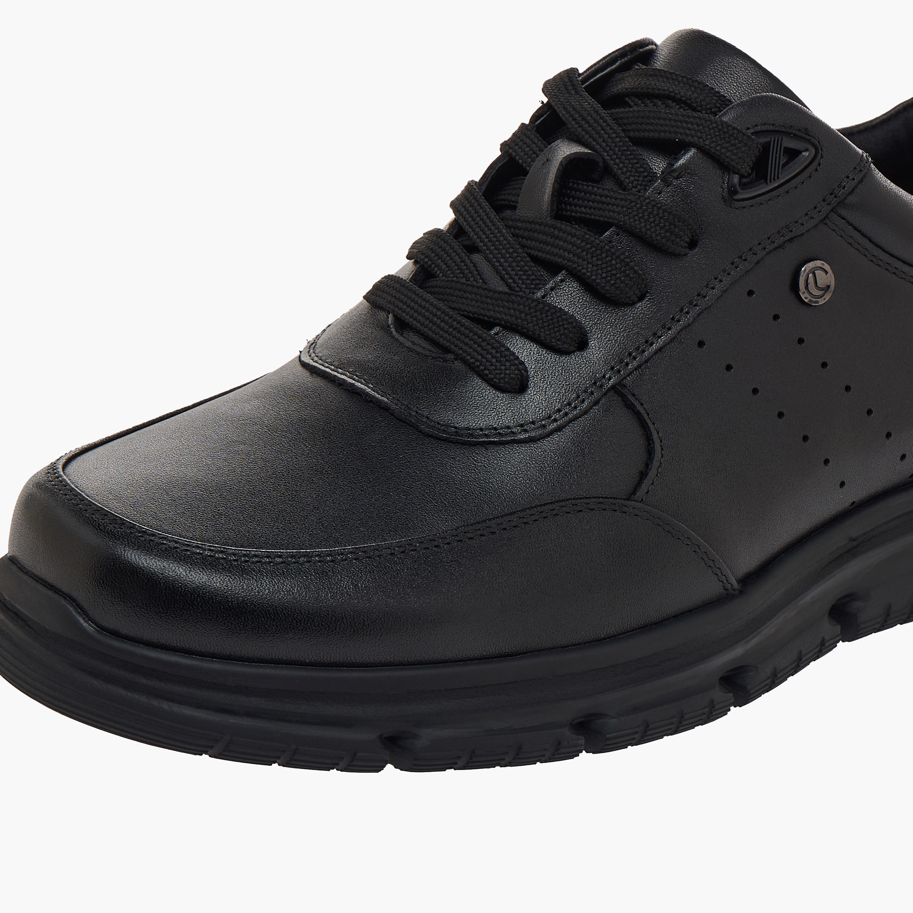 حذاء سنيكرز جلد بطول الكاحل ورباط إغلاق للرجال من لو كونفورت-men-shoes-sneakers-image-7