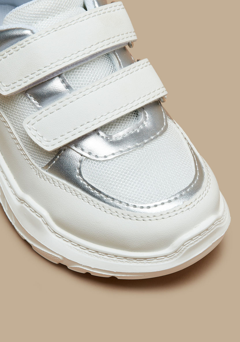 Juniors Solid Sneakers with Hook and Loop Closure-Girl%27s Sneakers-image-4