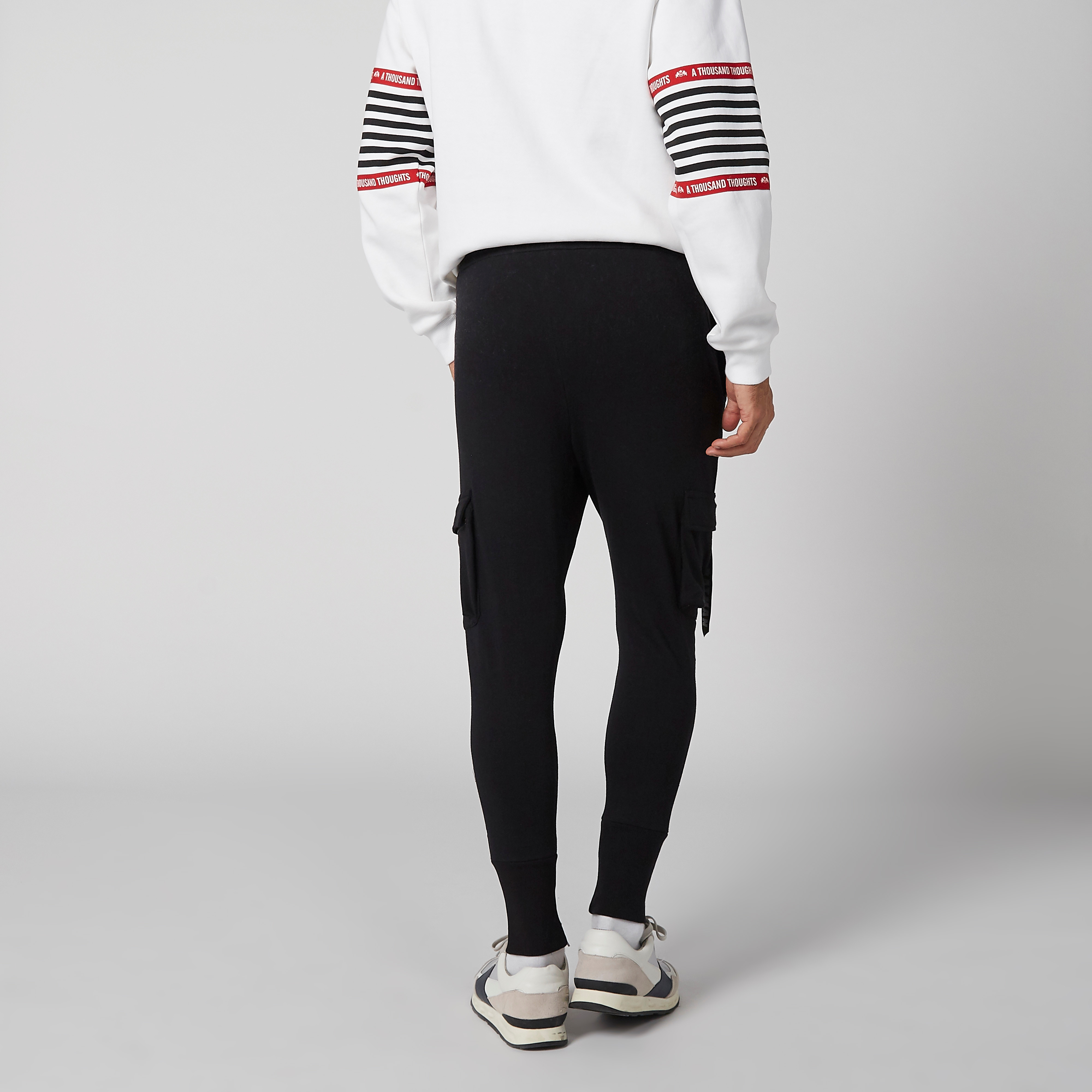 بنطال رياضي طويل مع سلسلة مفاتيح-men-clothing-bottoms-joggers-image-5