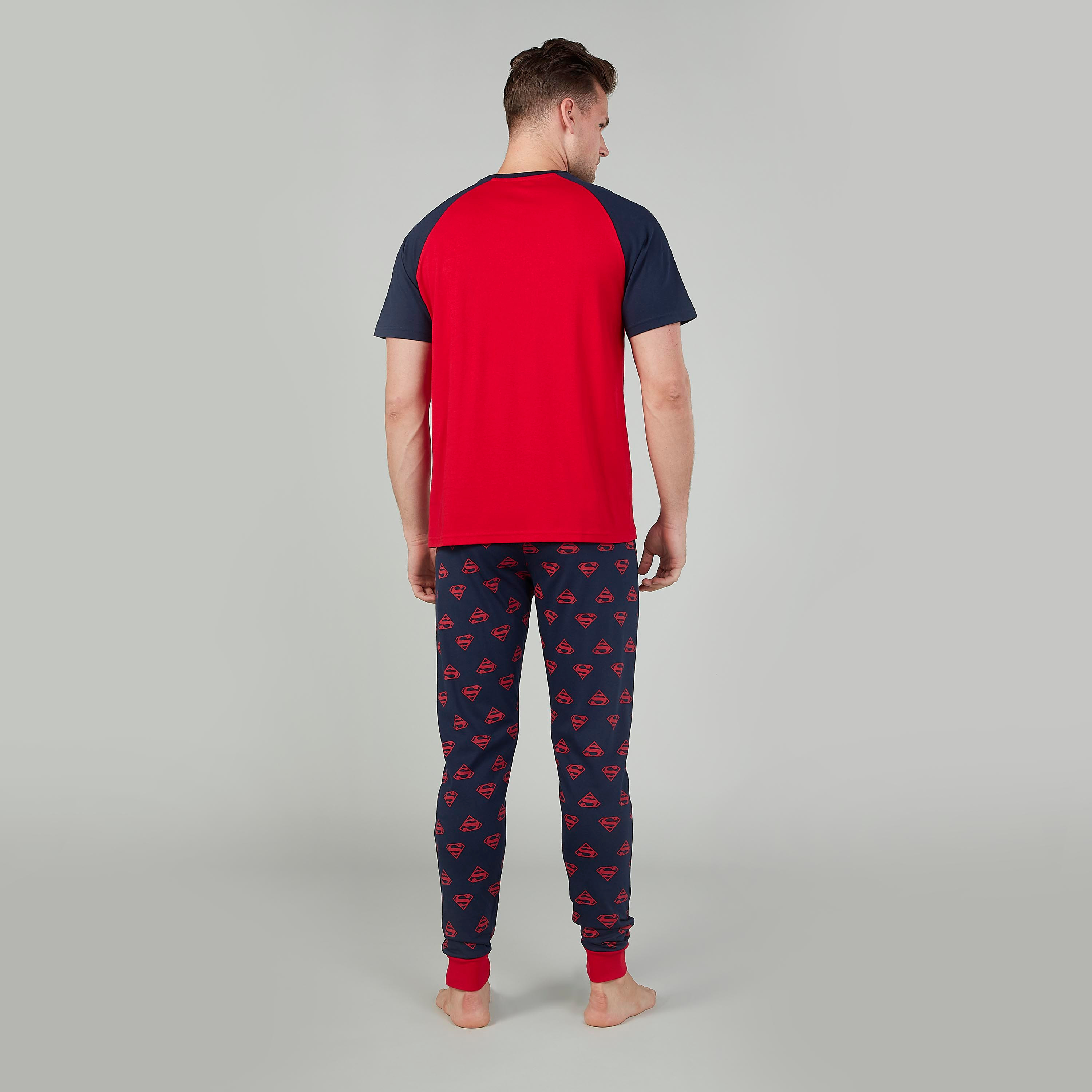 طقم مستدام من بنطلون رياضي وتيشيرت بطبعات سوبرمان-men-clothing-nightwear-sets-image-3