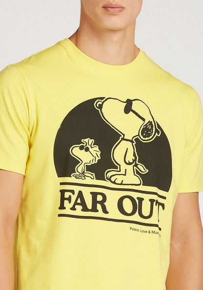 Slim Fit Snoopy Print T-shirt with Crew Neck and Short Sleeves