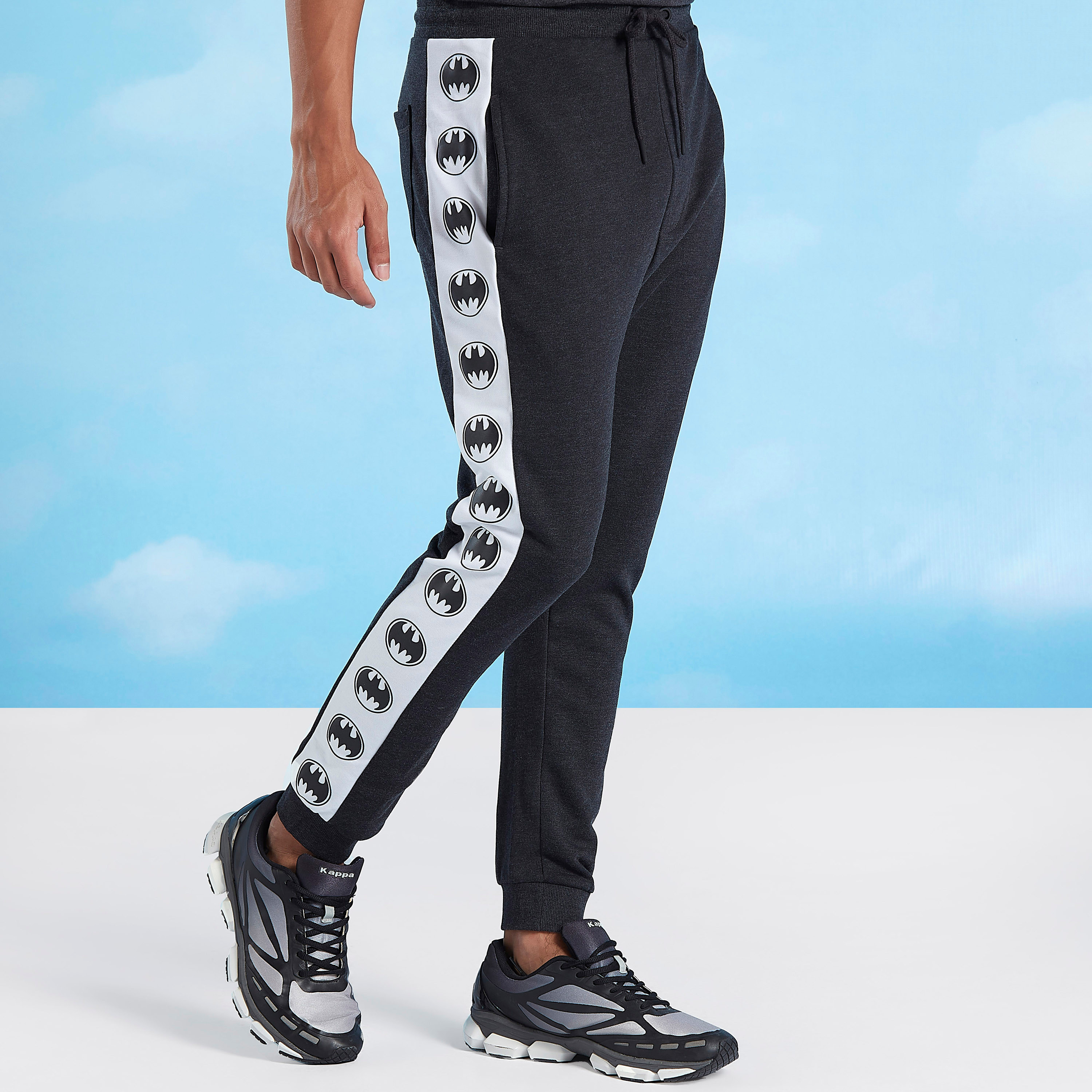 Buy Men s Batman Print Jog Pants with Pocket Detail and Drawstring Online Centrepoint Kuwait