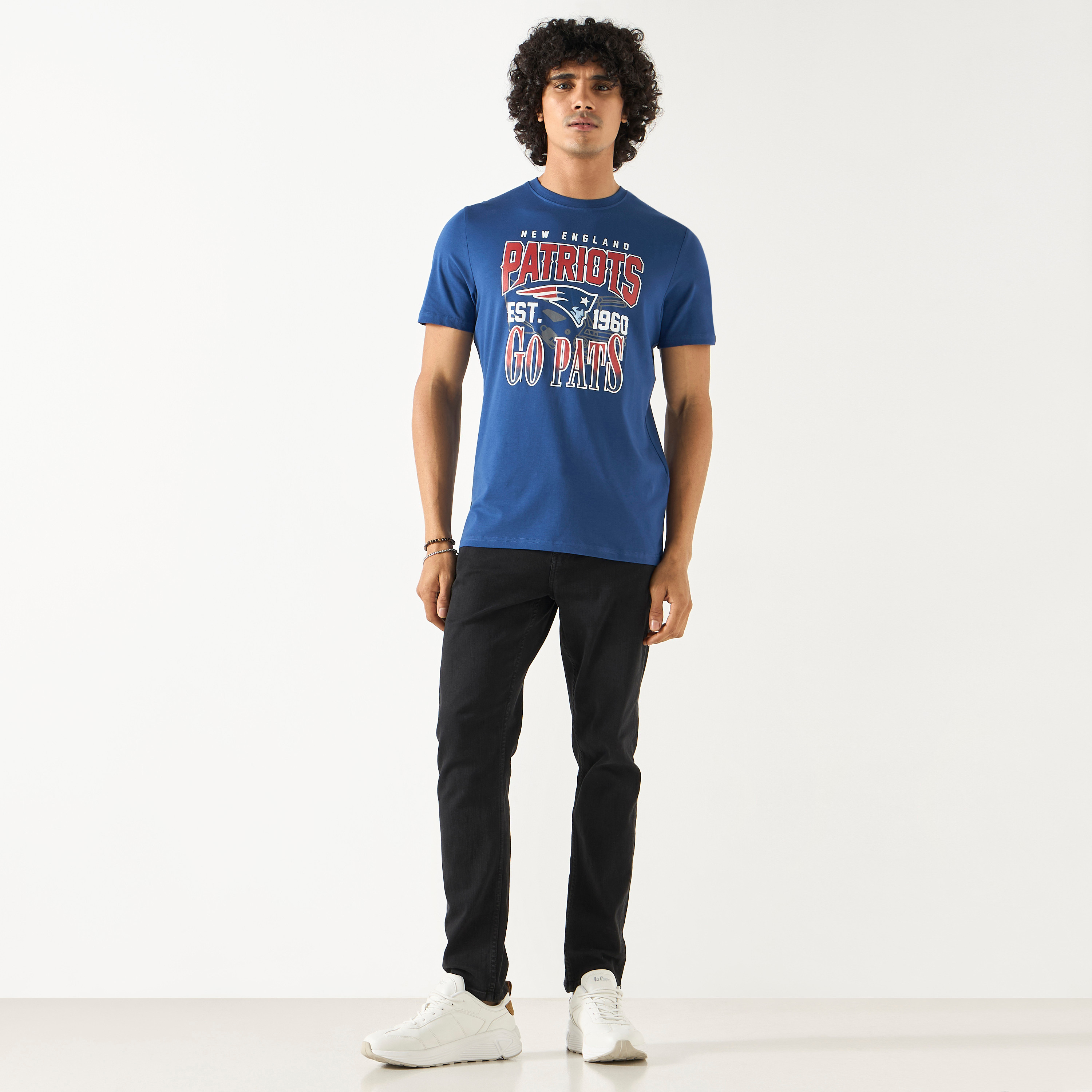 تيشيرت بياقة ضيّقة وأكمام قصيرة وطبعات نيو انجلاند باتريوتس-men-clothing-tshirtsandpolos-tshirts-image-2