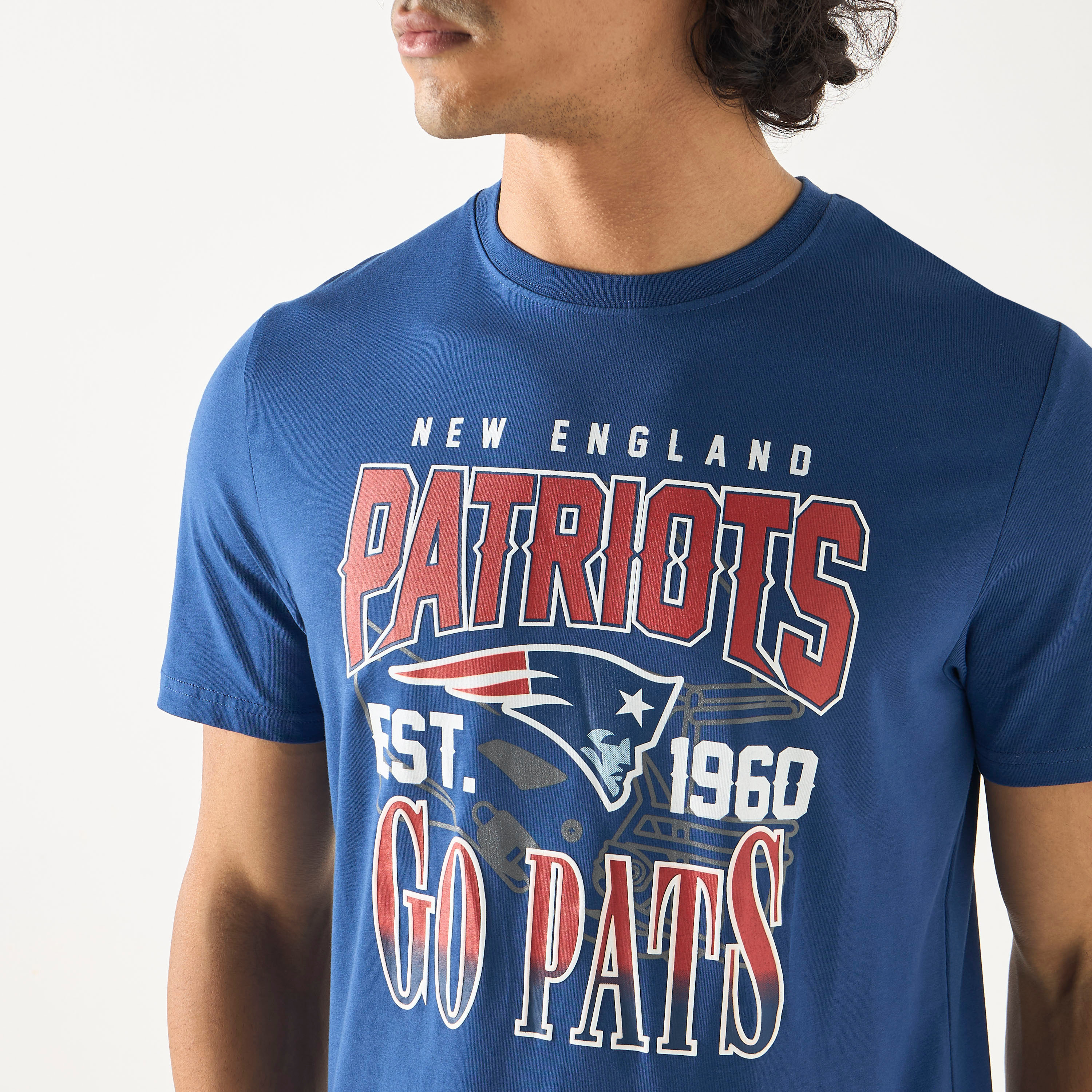 تيشيرت بياقة ضيّقة وأكمام قصيرة وطبعات نيو انجلاند باتريوتس-men-clothing-tshirtsandpolos-tshirts-image-4