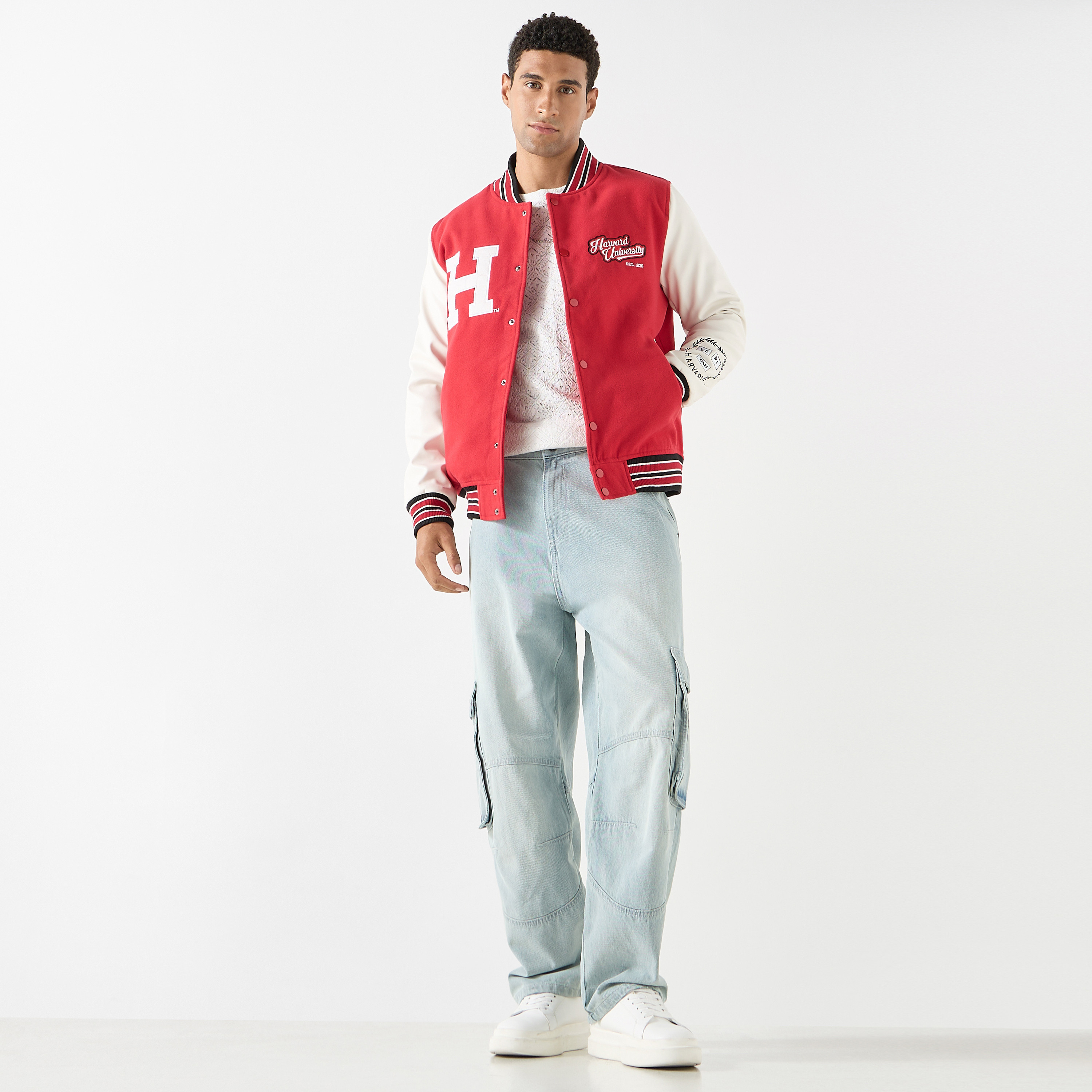 جاكيت بومبر بأزرار وشعار جامعة هارفارد مع جيوب-men-clothing-jacketsandblazers-jackets-image-2