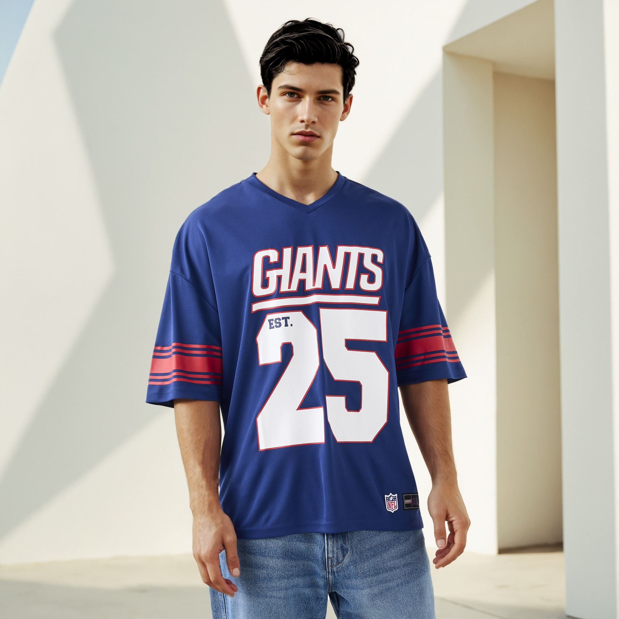 Giants Print V-neck T-shirt with Short Sleeves-men-clothing-tshirtsandpolos-tshirts-image-1