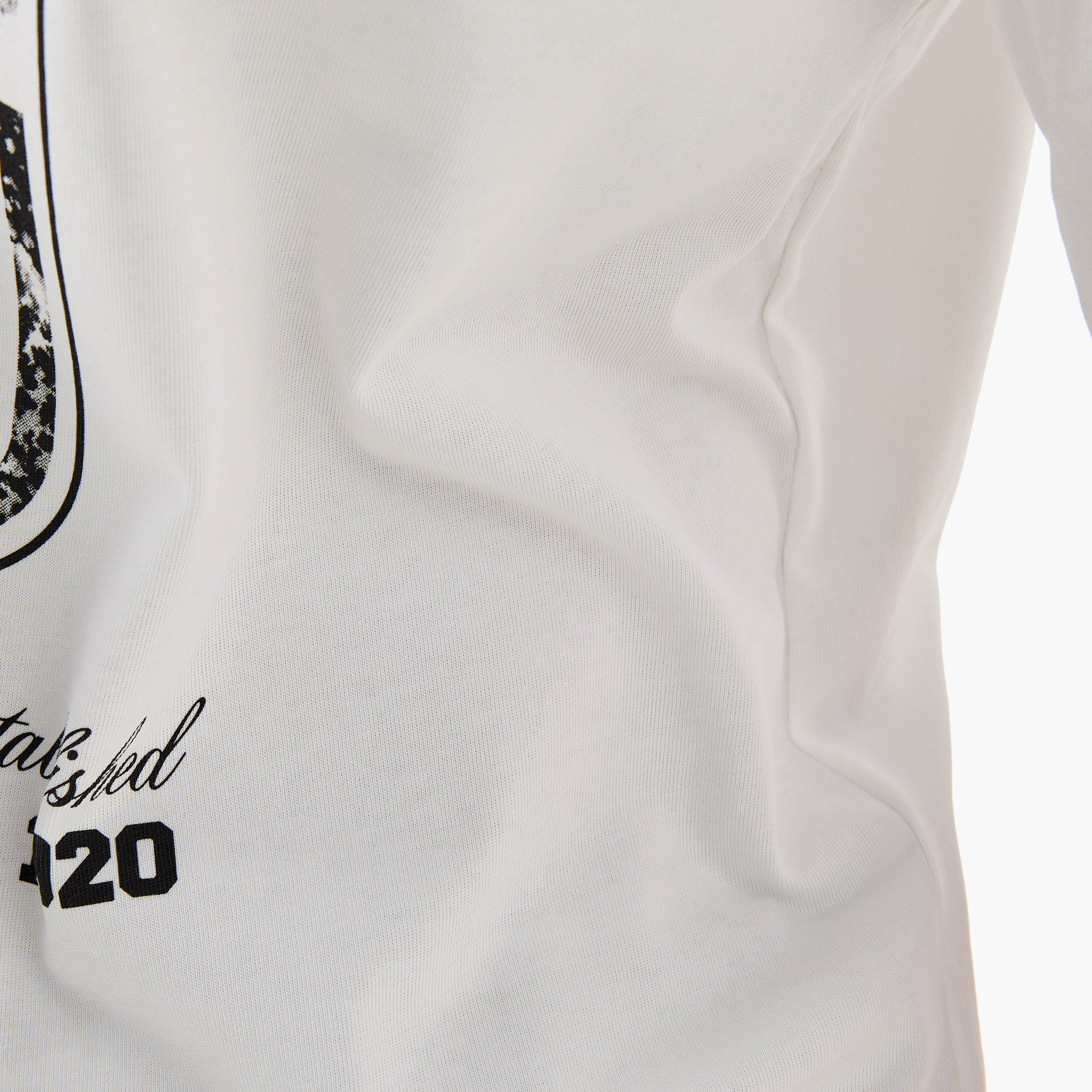 تيشيرت بقصة عادية وياقة ضيقة وأكمام قصيرة للرجال-men-clothing-tshirtsandpolos-tshirts-image-5