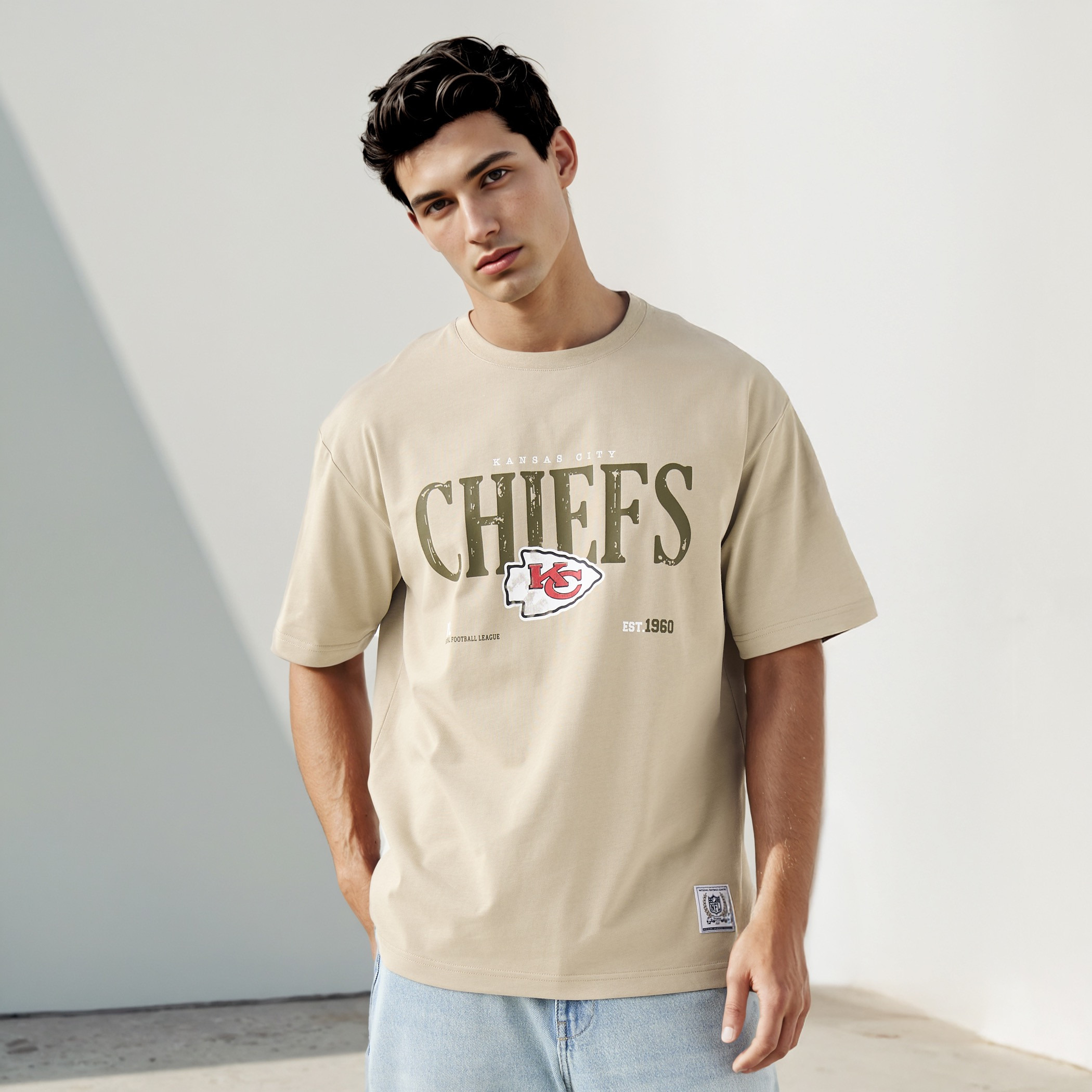 Kansas City Chiefs NFL Men Relaxed Fit Crew Neck Short Sleeves T-shirt-men-clothing-tshirtsandpolos-tshirts-image-1